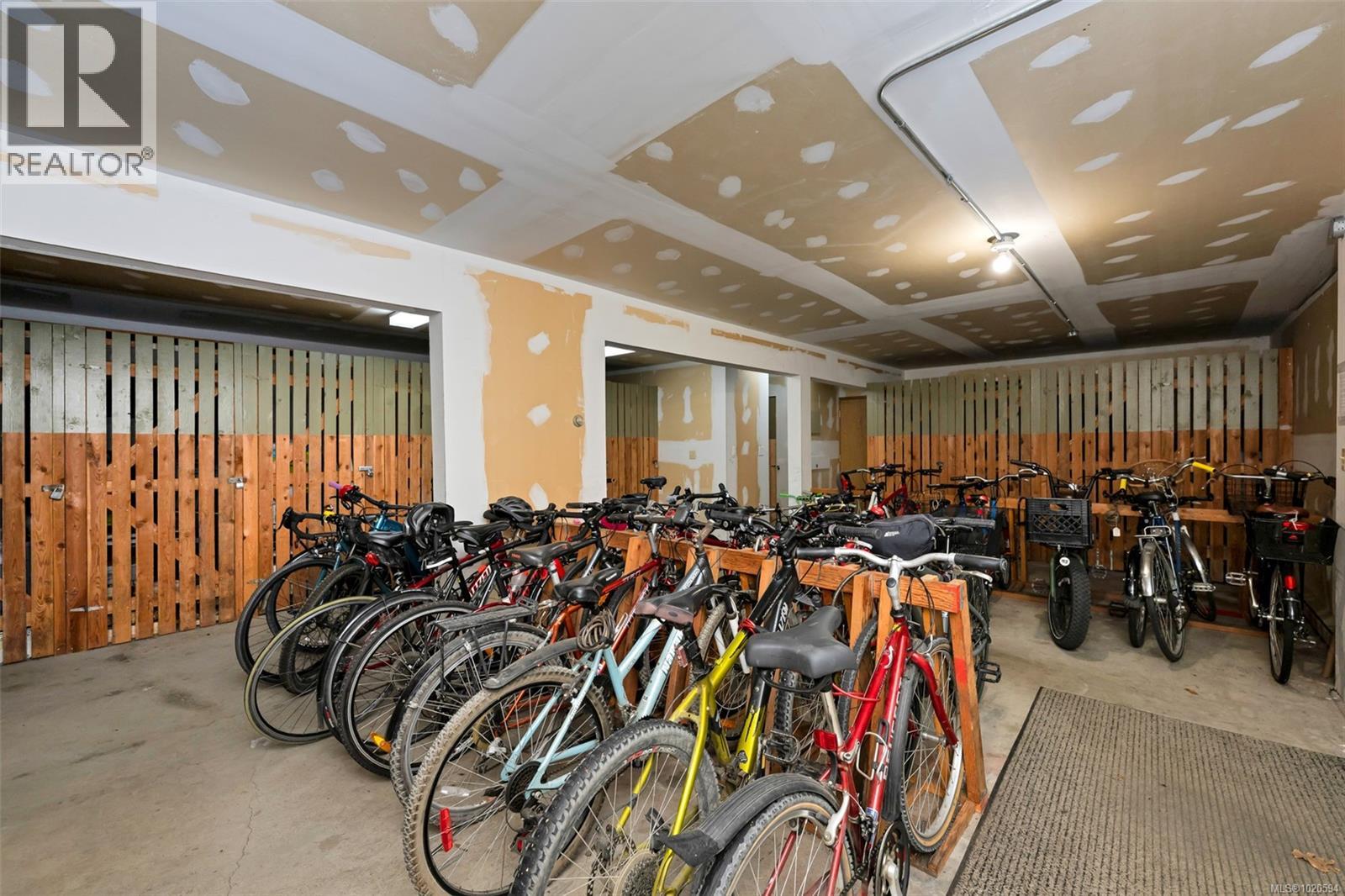 204 1010 Bristol Rd, Saanich