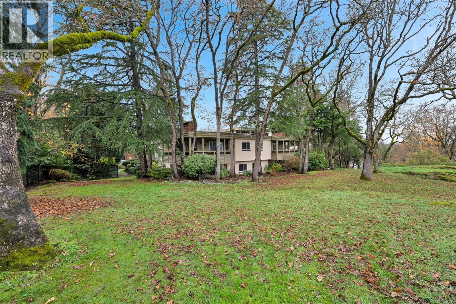 204 1010 Bristol Rd, Saanich