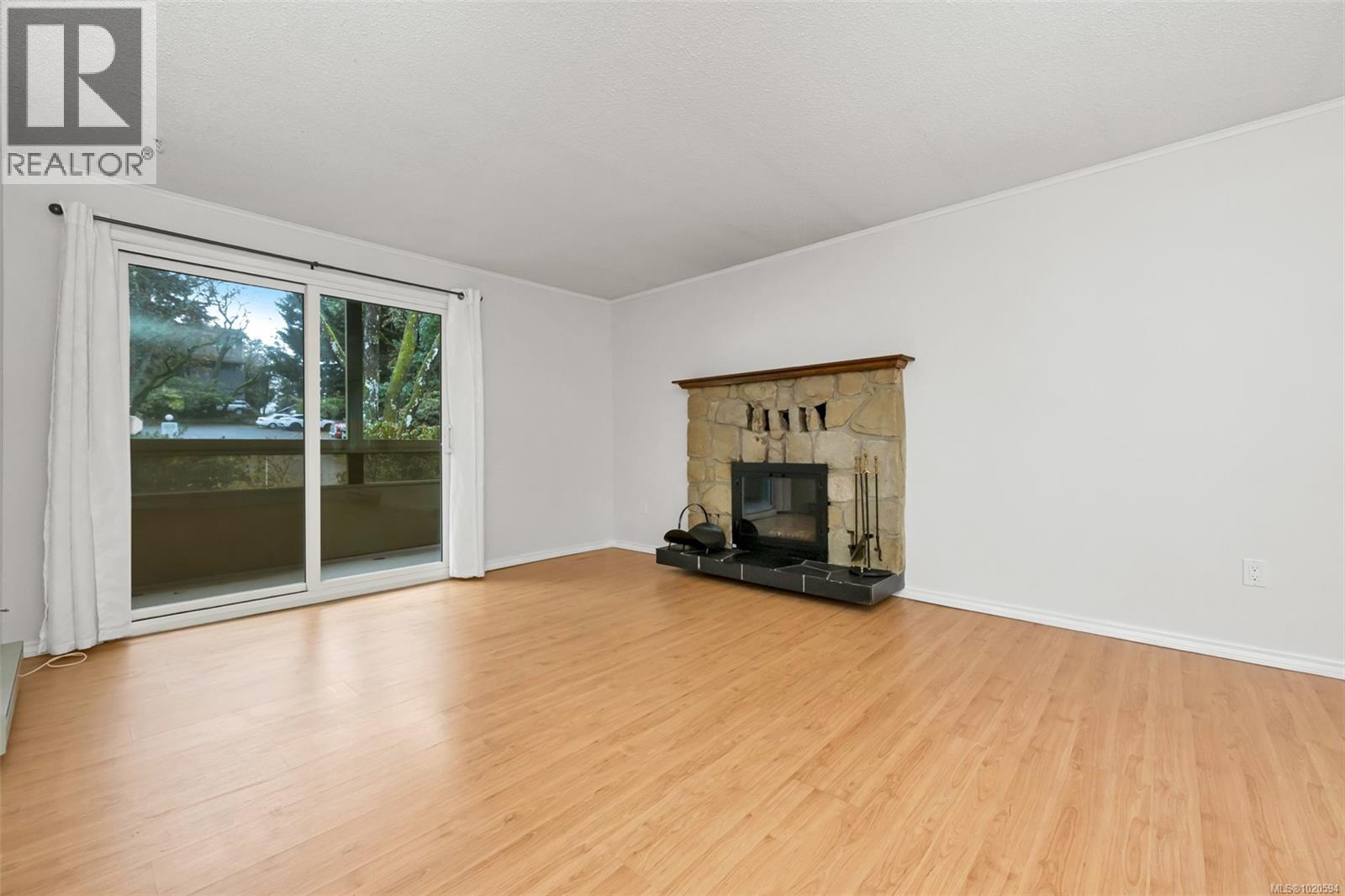 204 1010 Bristol Rd, Saanich