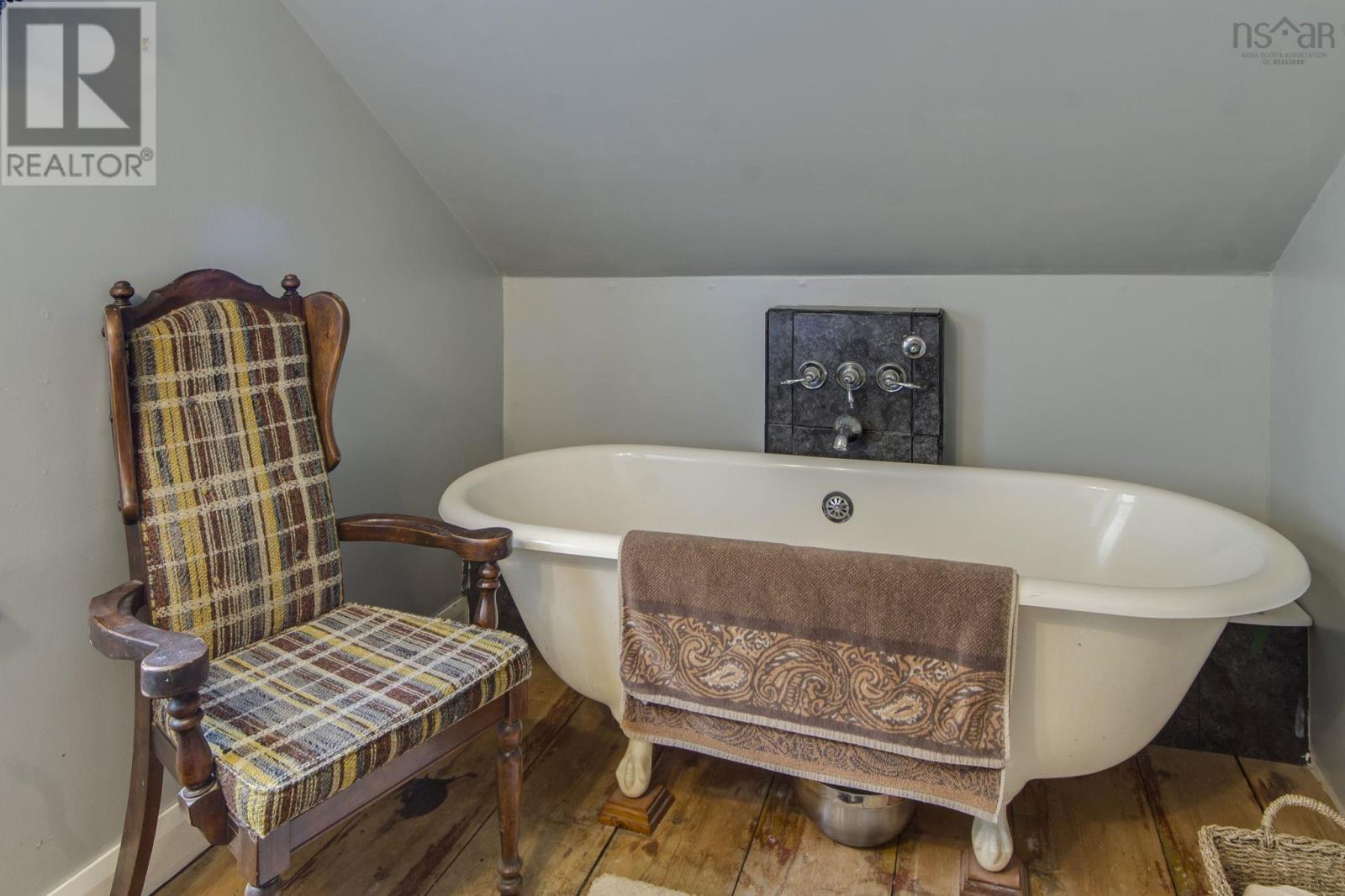 Property 22 of 50 of 6209 Highway 1