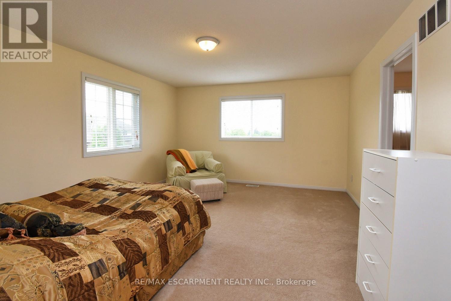 Single Family House for Sale in    SOUTHSIDE PLACE Hamilton (Mountview) 