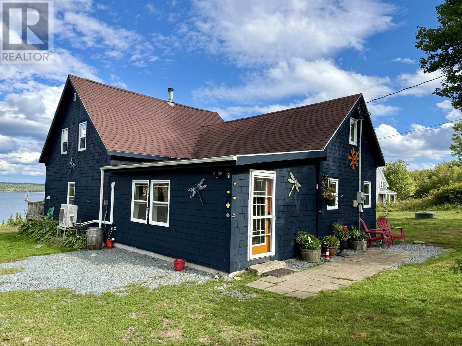 Property photo of 5100 Sandy Point Road