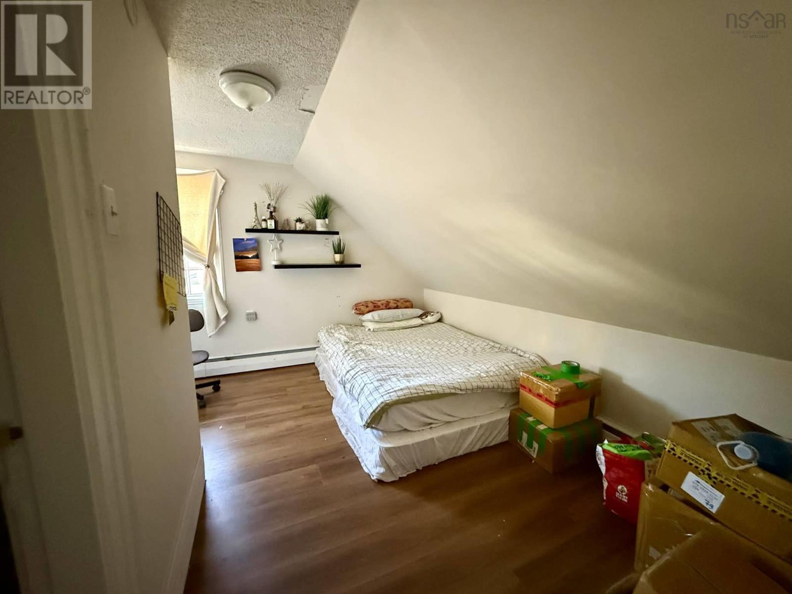 Property 12 of 18 of 27 Starrs Road