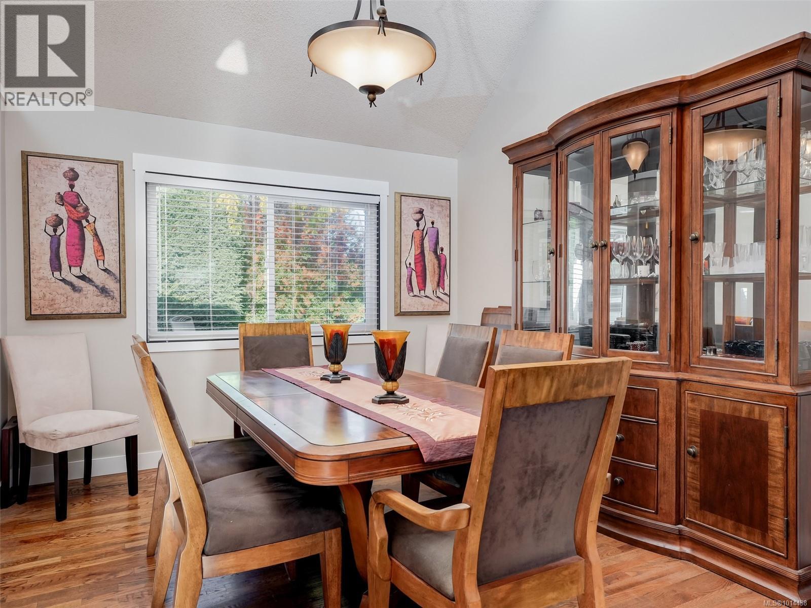  727 Paskin Way, Saanich