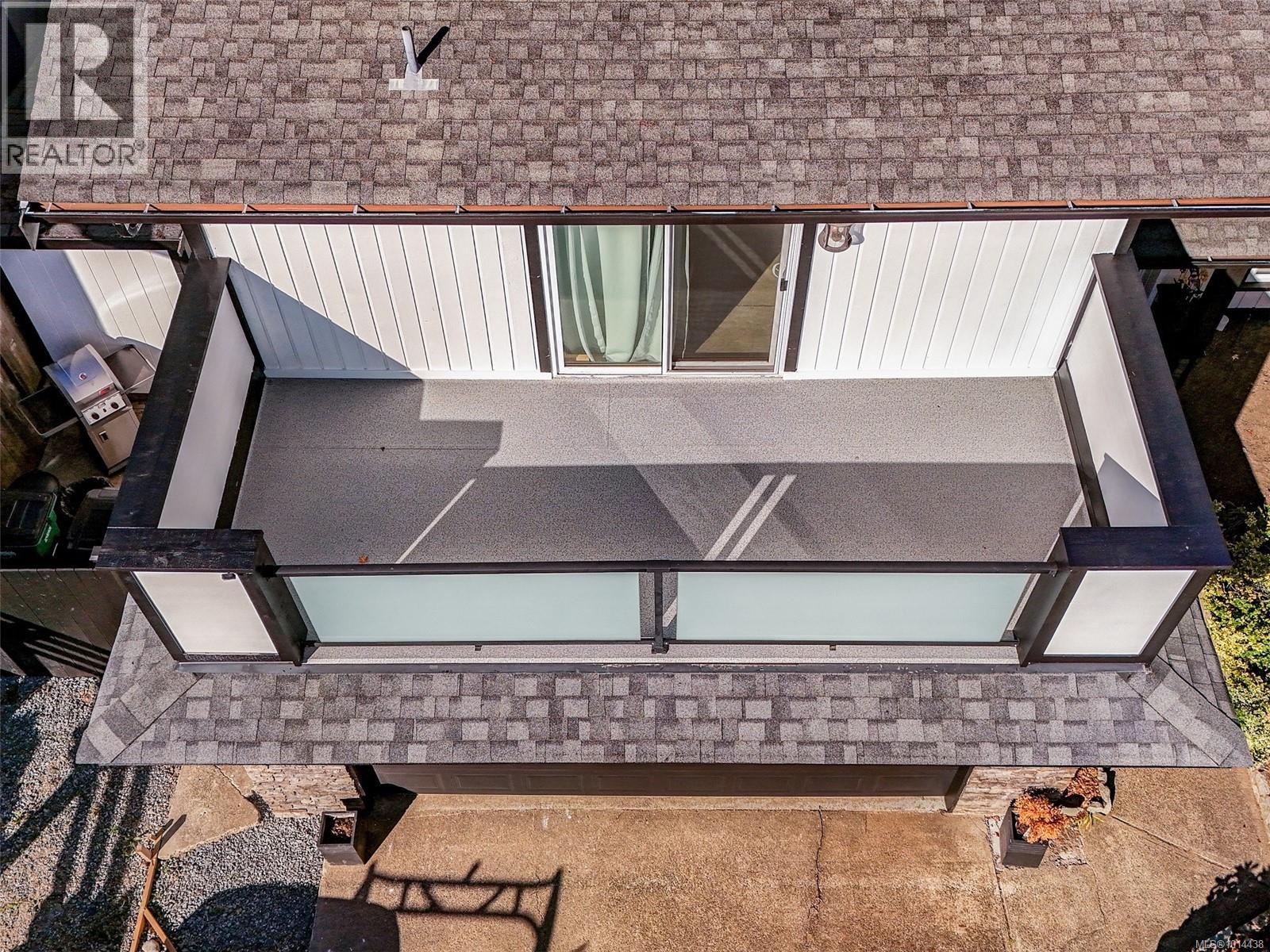  727 Paskin Way, Saanich