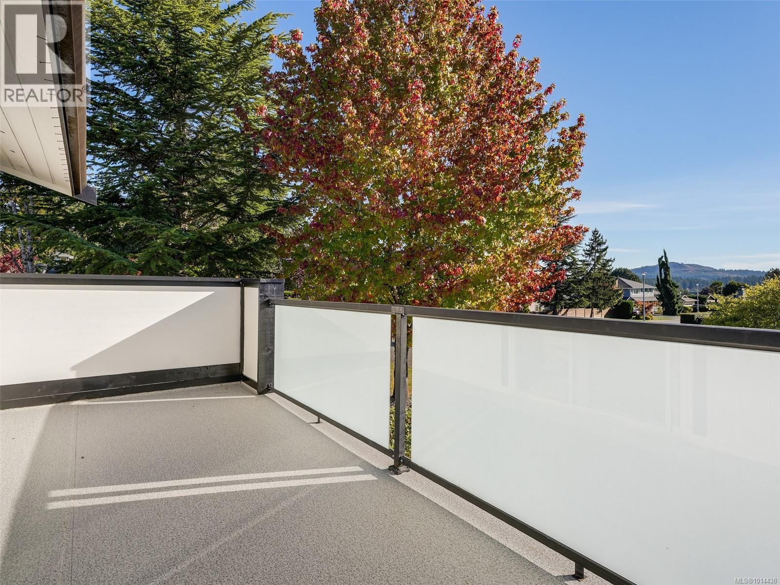  727 Paskin Way, Saanich