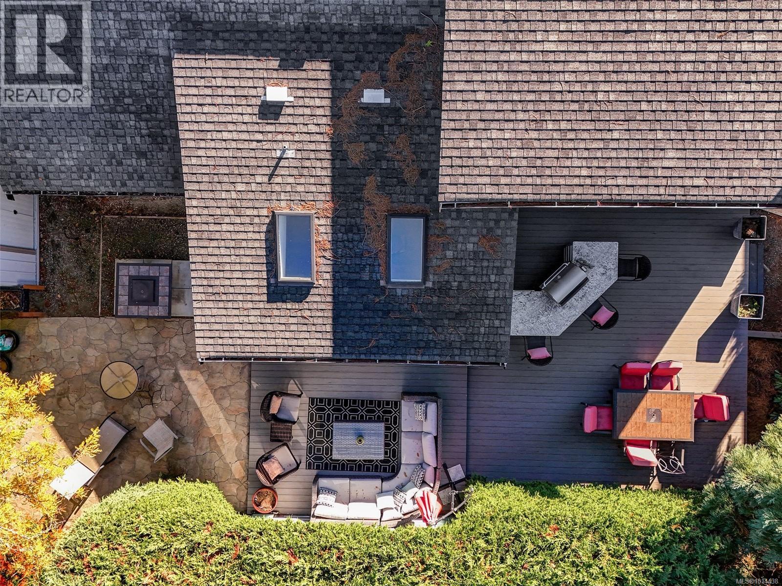  727 Paskin Way, Saanich