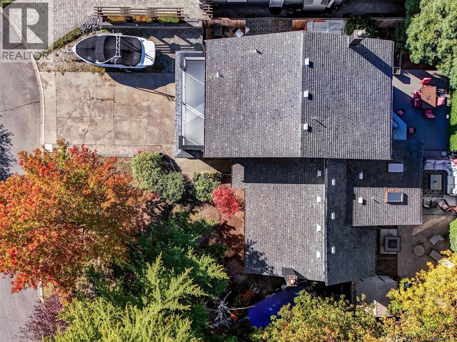  727 Paskin Way, Saanich