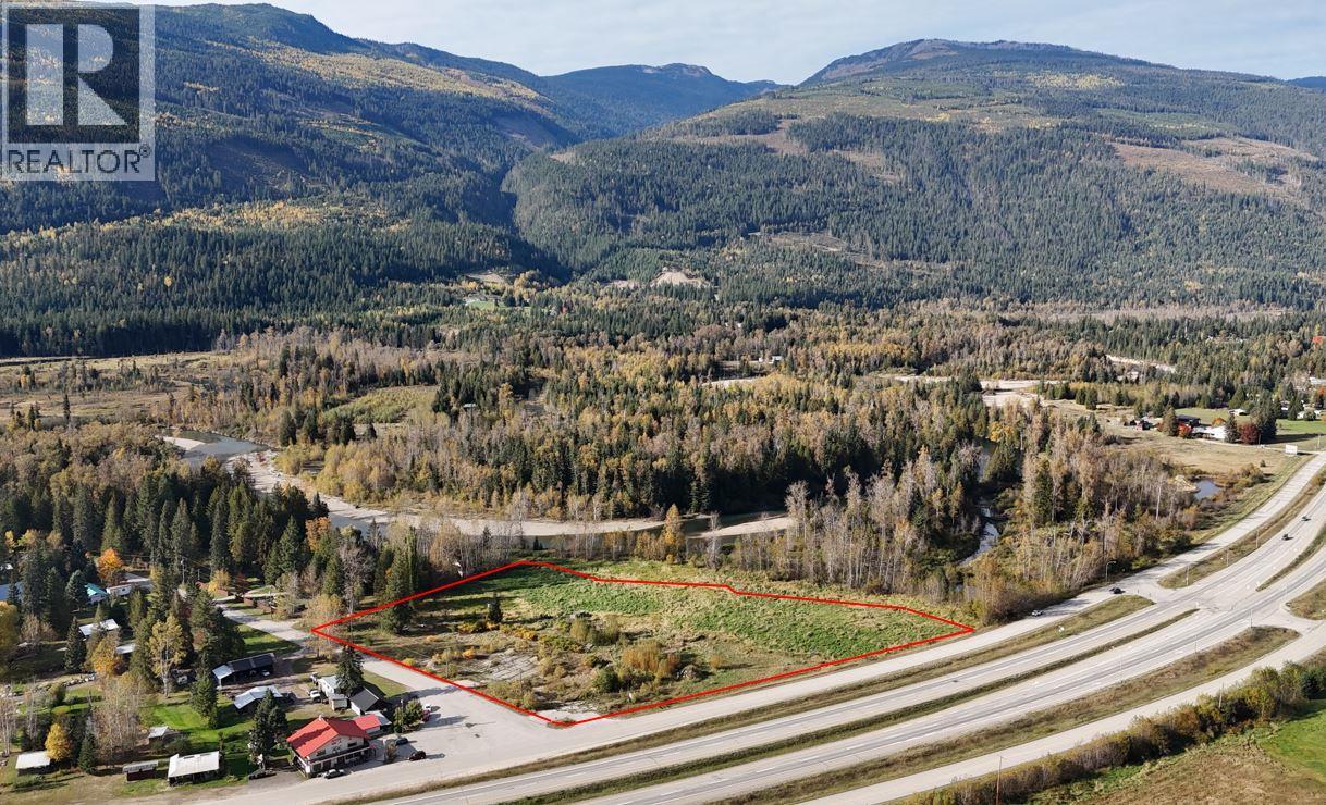  3785 Malakwa Road, Malakwa