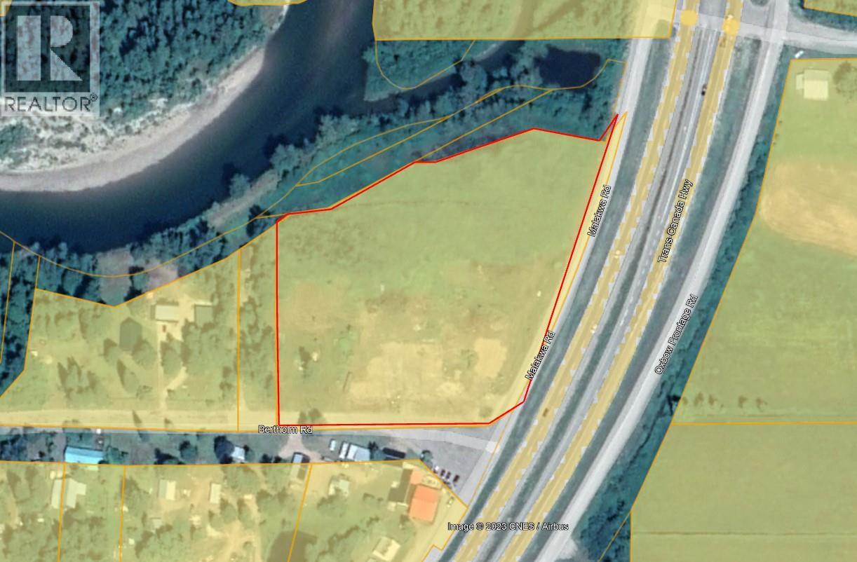  3785 Malakwa Road, Malakwa