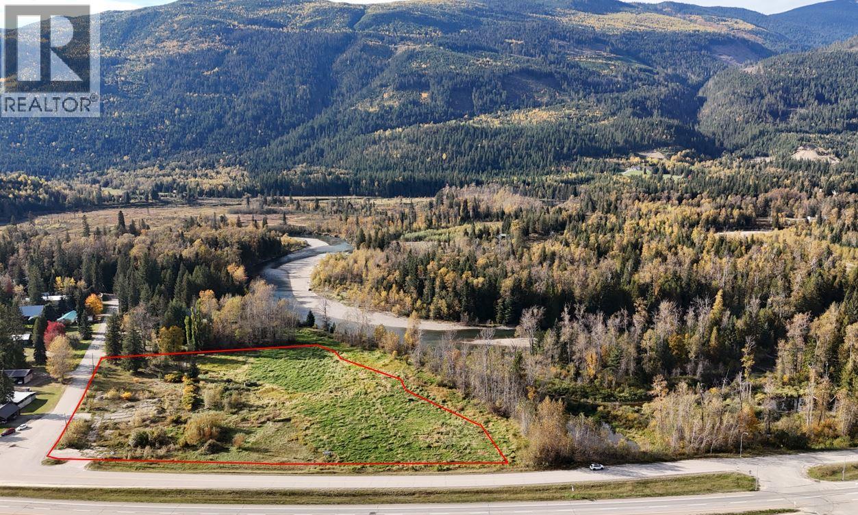  3785 Malakwa Road, Malakwa