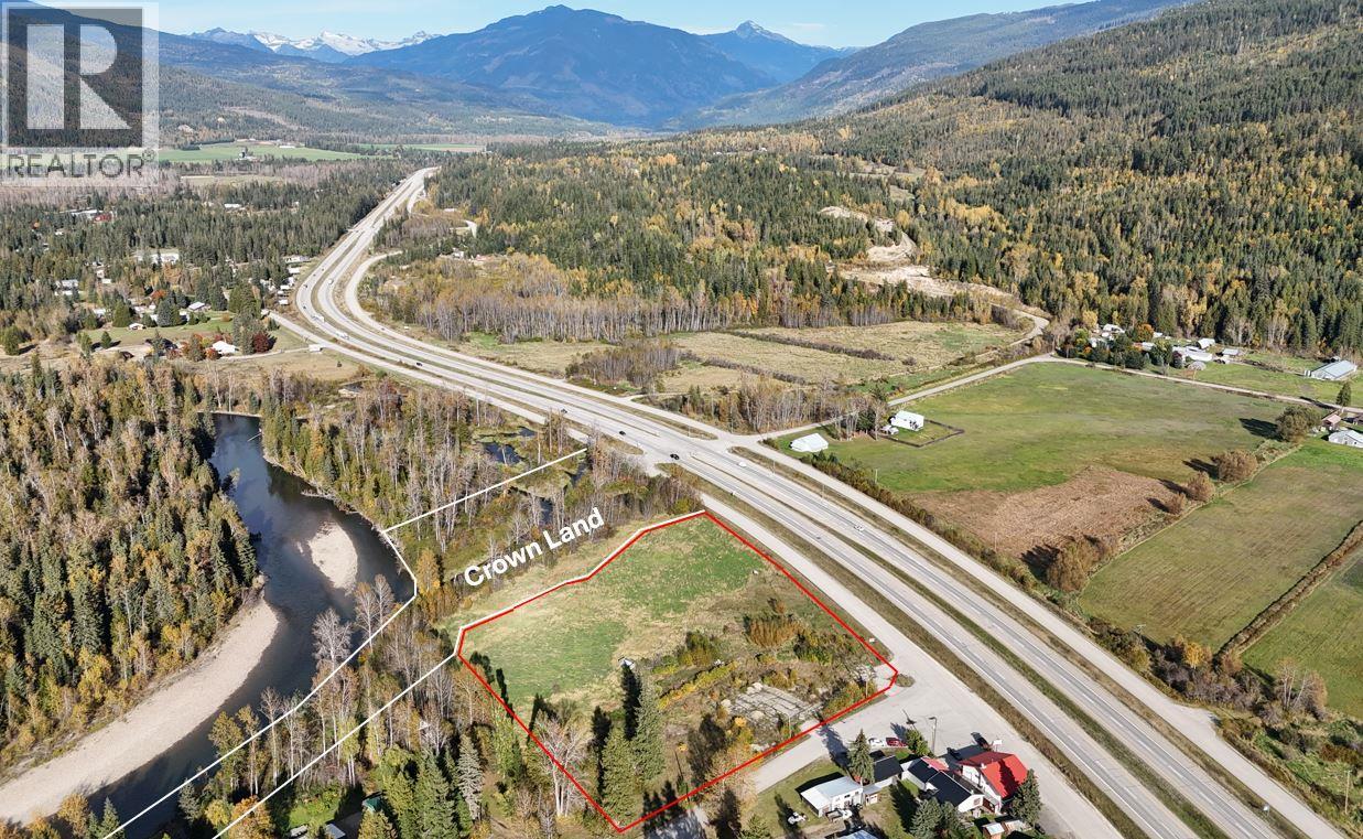  3785 Malakwa Road, Malakwa