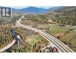 3785 Malakwa Road, Malakwa, BC V0E0C4 Photo 8