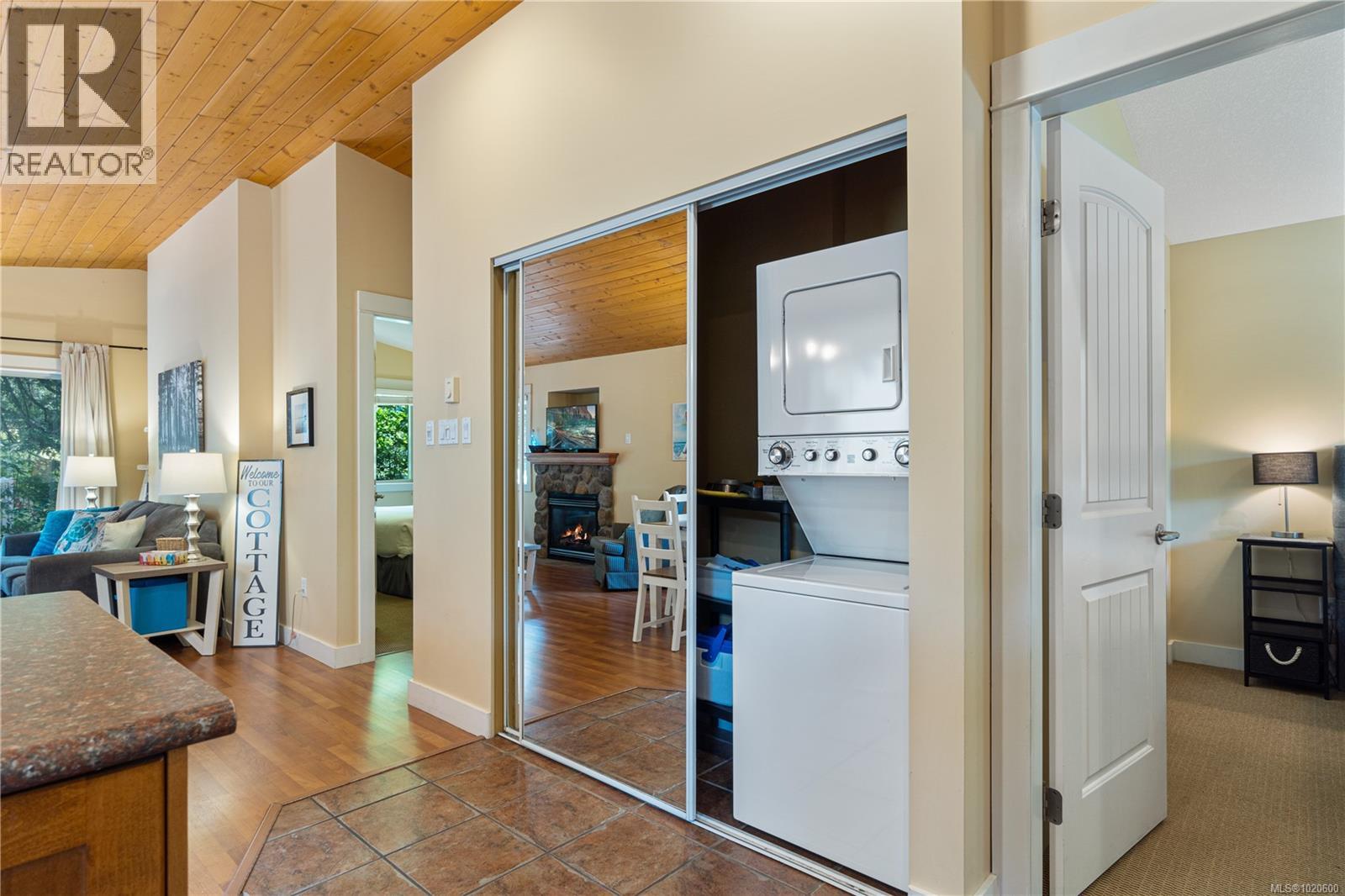 113 1080 Resort Dr, Parksville