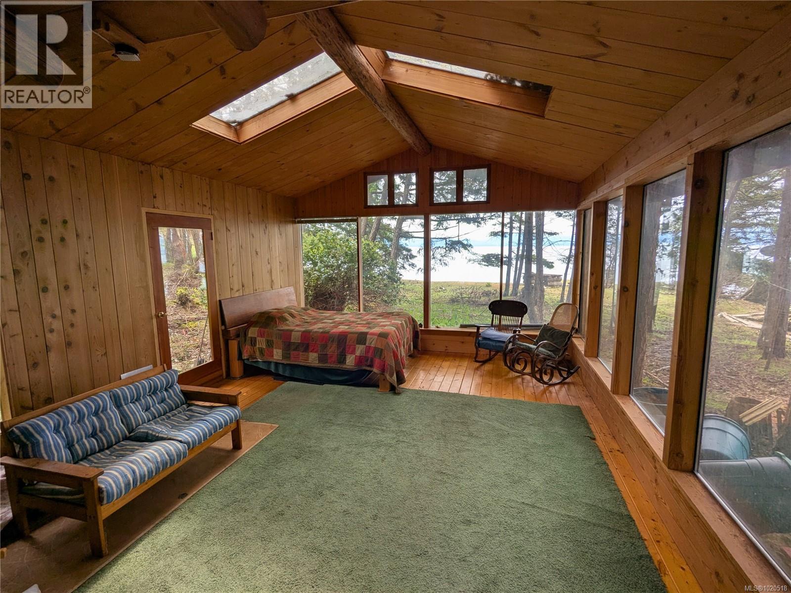 3 Grant Rd, Lasqueti Island