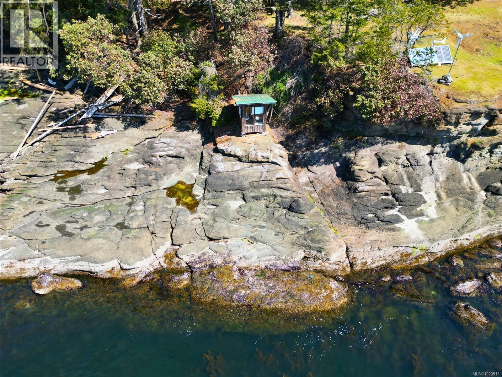 3 Grant Rd, Lasqueti Island