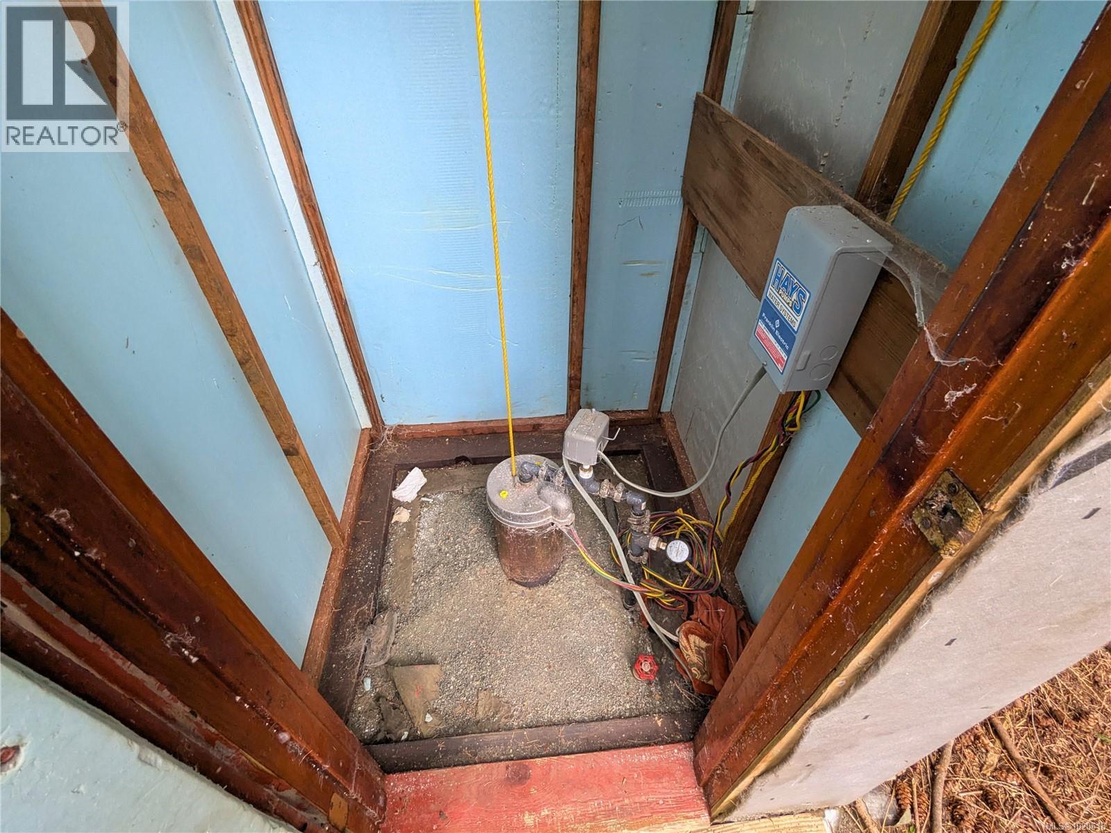 3 Grant Rd, Lasqueti Island