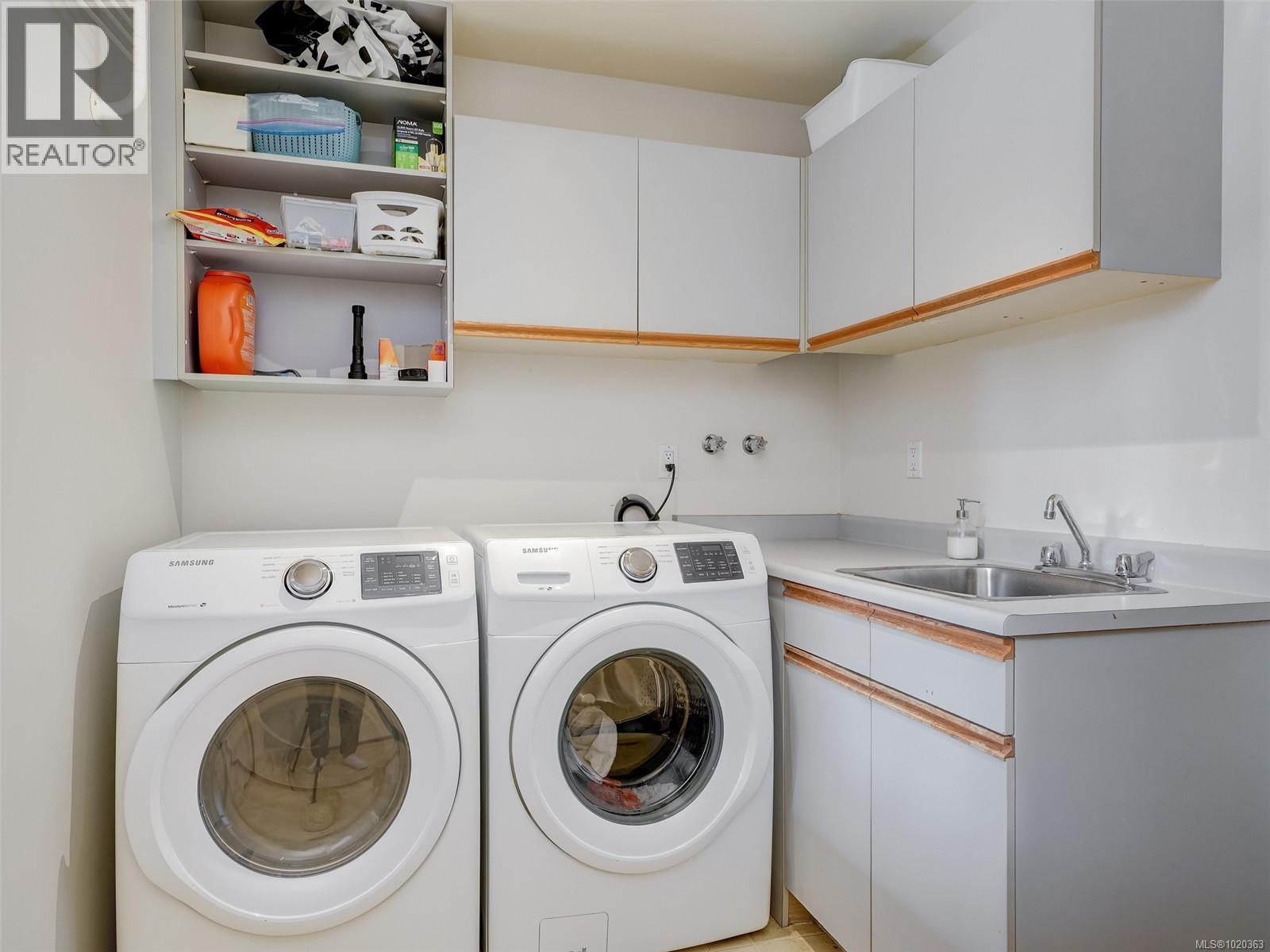 3914 Gibson Crt, Saanich