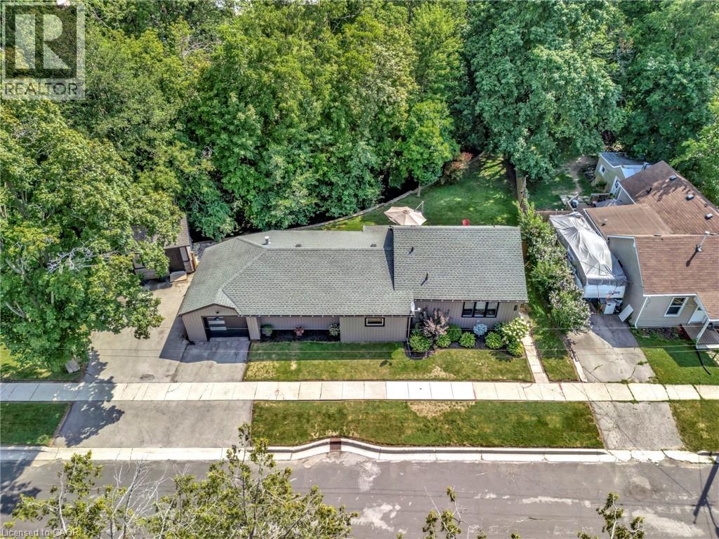 275 TALBOT STREET N - 4
