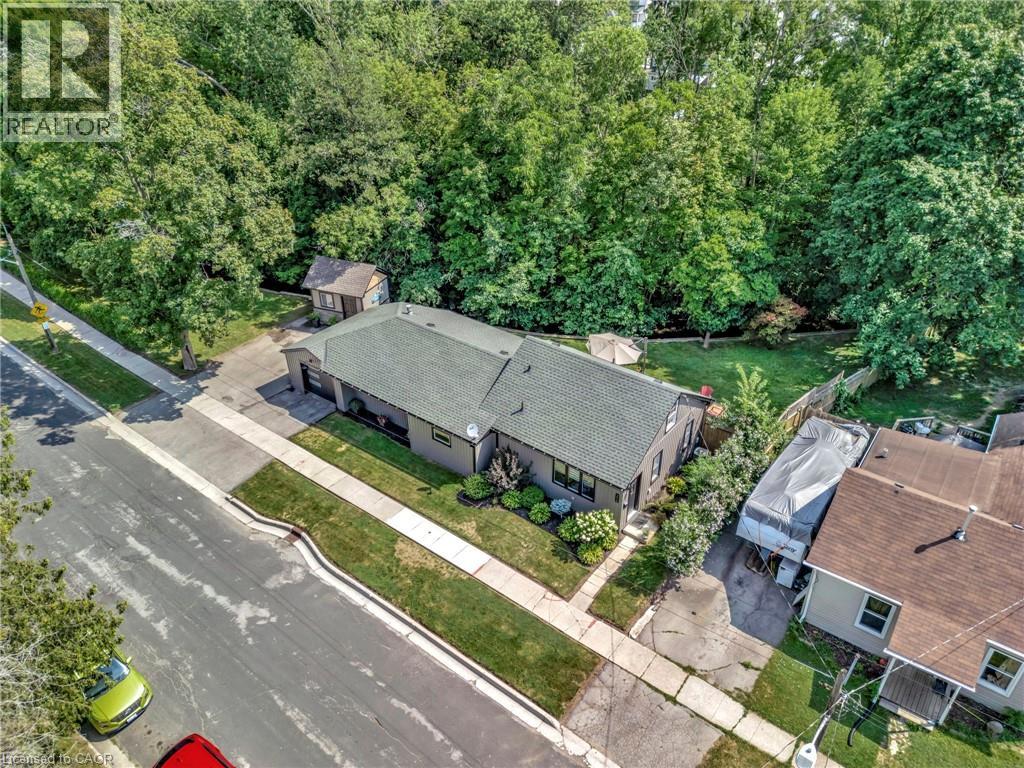 275 TALBOT STREET N - 5