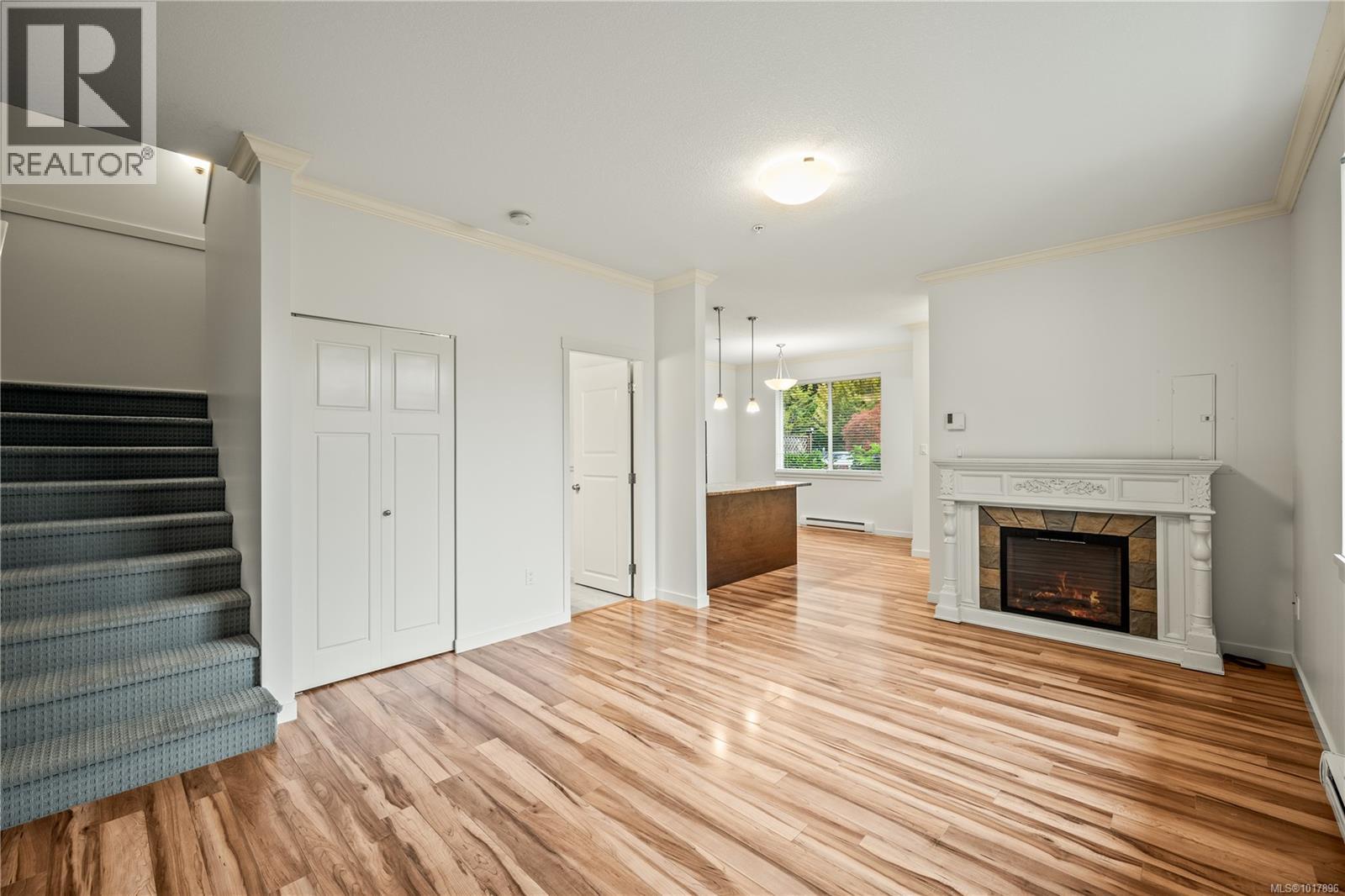 102 2149 Ridgemont Pl, Nanaimo