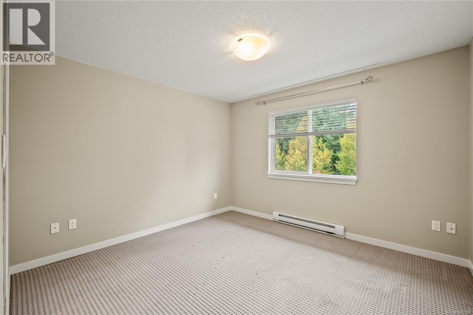 102 2149 Ridgemont Pl, Nanaimo