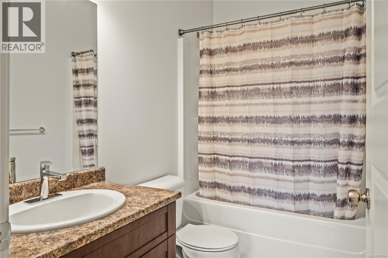 102 2149 Ridgemont Pl, Nanaimo