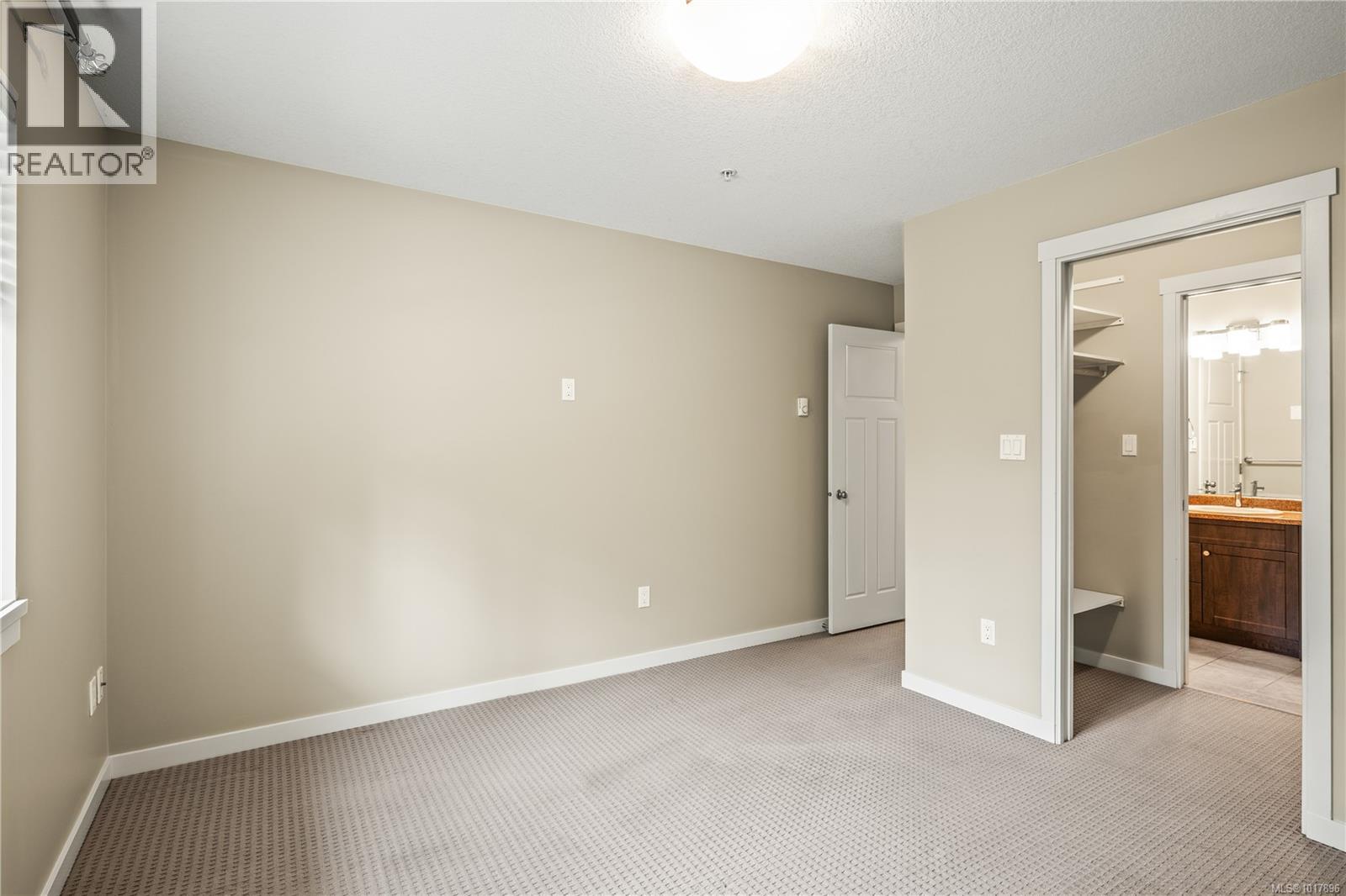 102 2149 Ridgemont Pl, Nanaimo