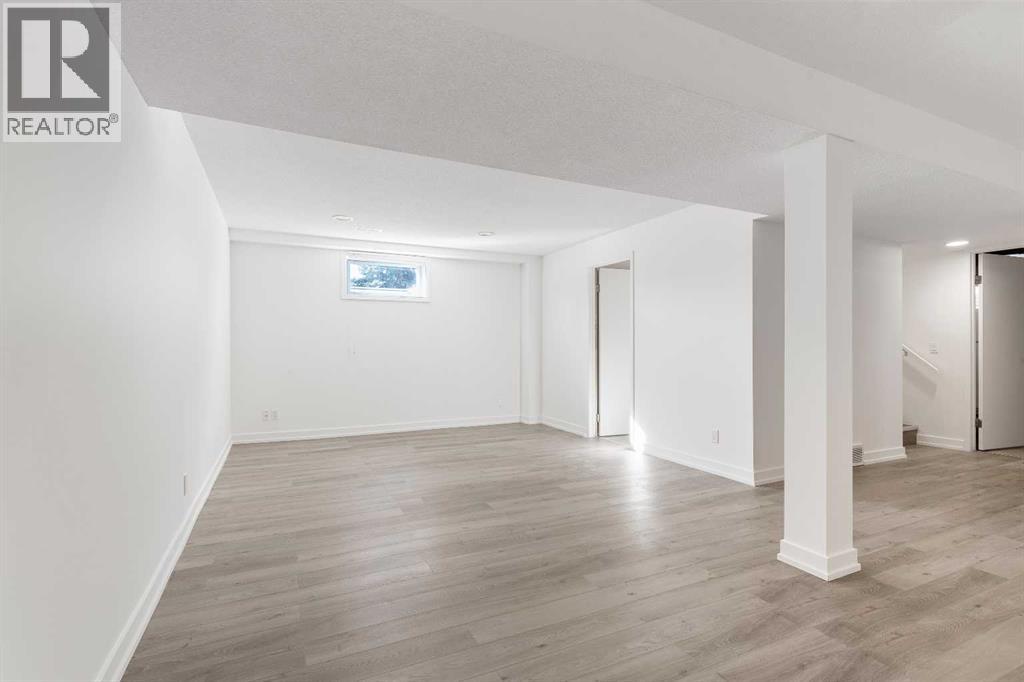 2 West Barrett Place, Cochrane