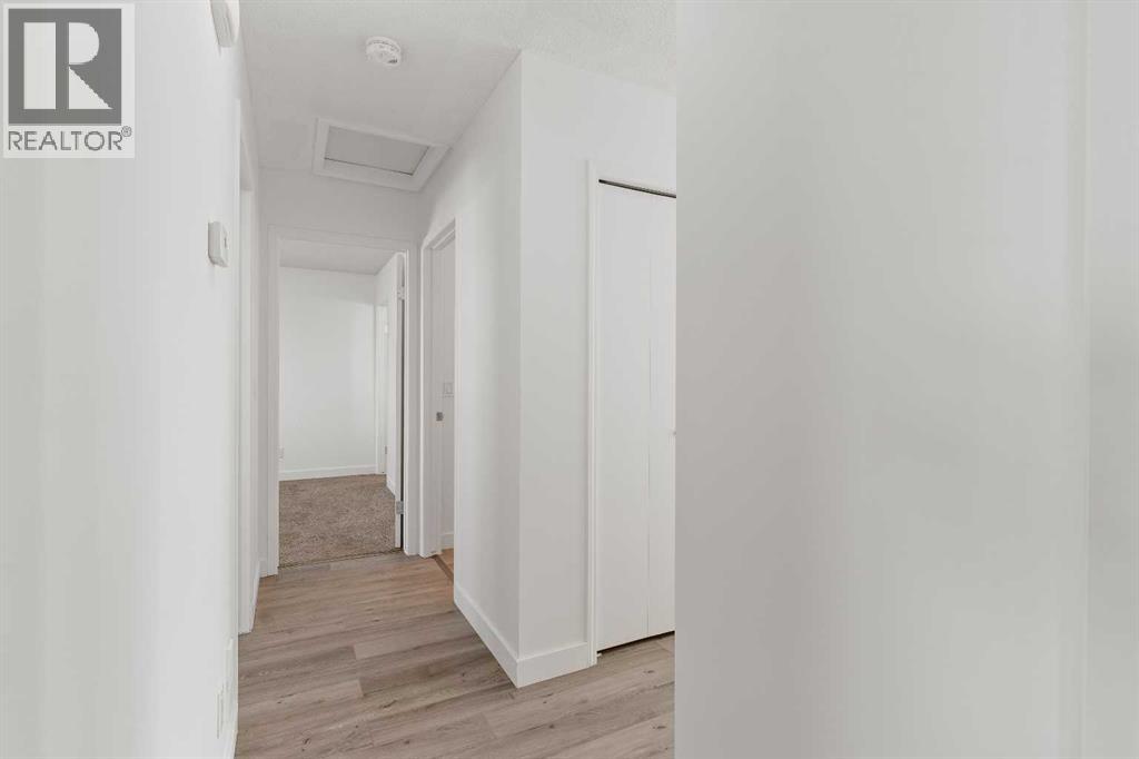 2 West Barrett Place, Cochrane