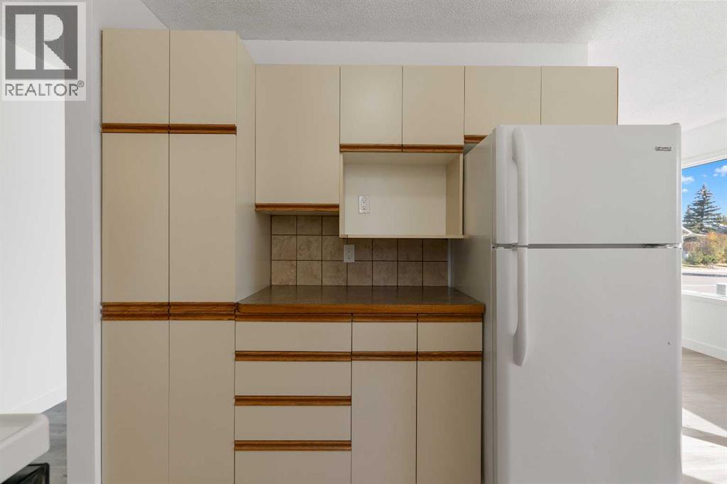 2 West Barrett Place, Cochrane