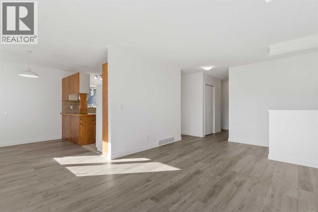 2 West Barrett Place, Cochrane