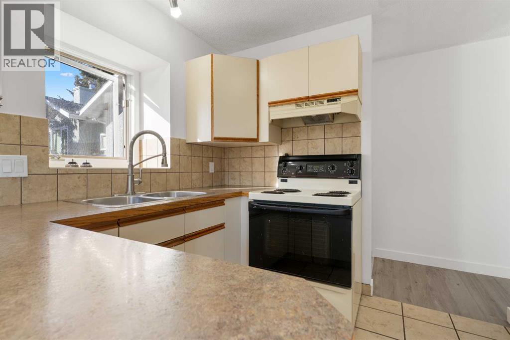 2 West Barrett Place, Cochrane