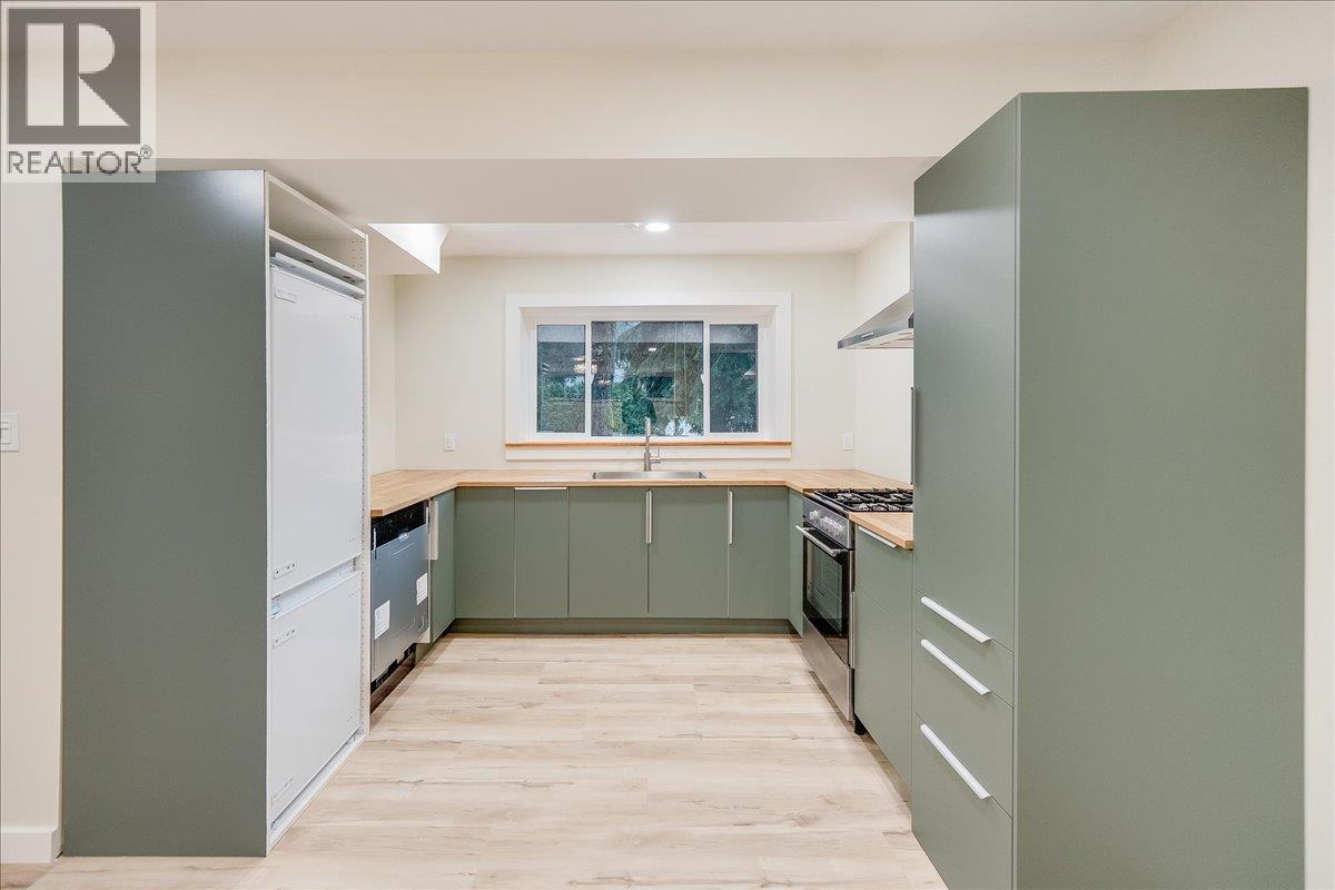 1408 Meadowbrook Drive, Castlegar