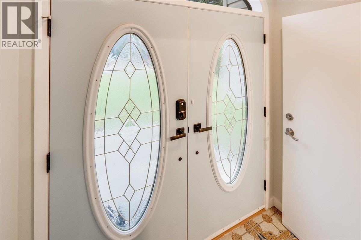 1408 Meadowbrook Drive, Castlegar