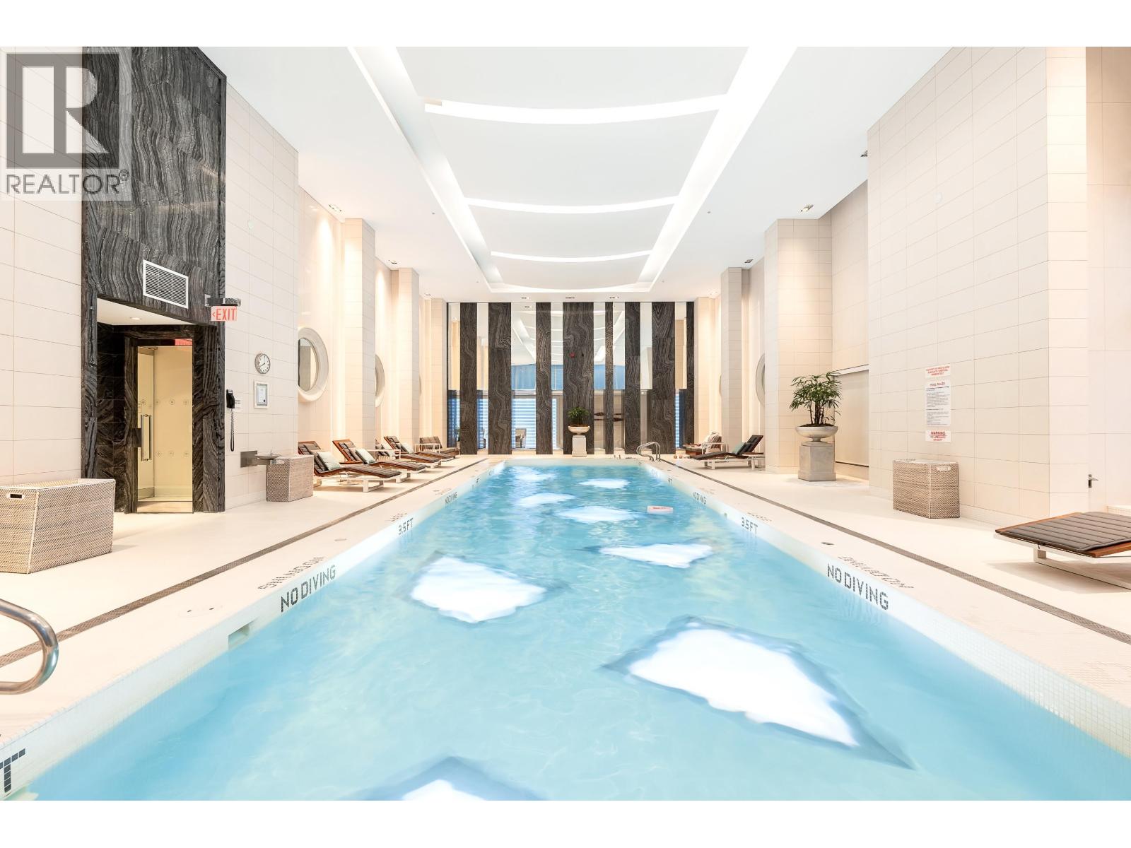 2902 667 HOWE STREET, Vancouver