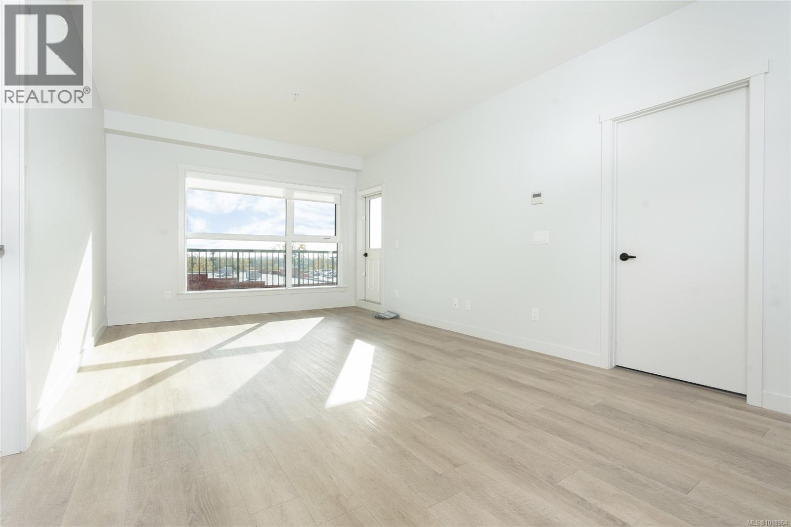 301 2469 Gateway Rd, Langford