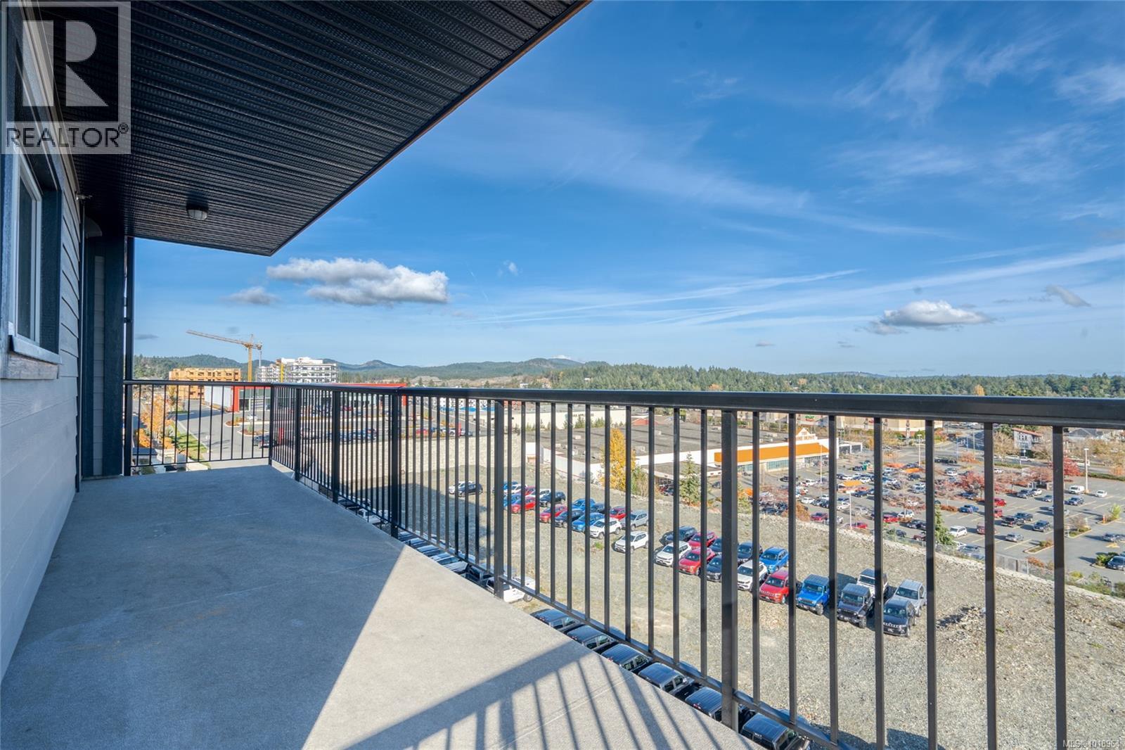 301 2469 Gateway Rd, Langford