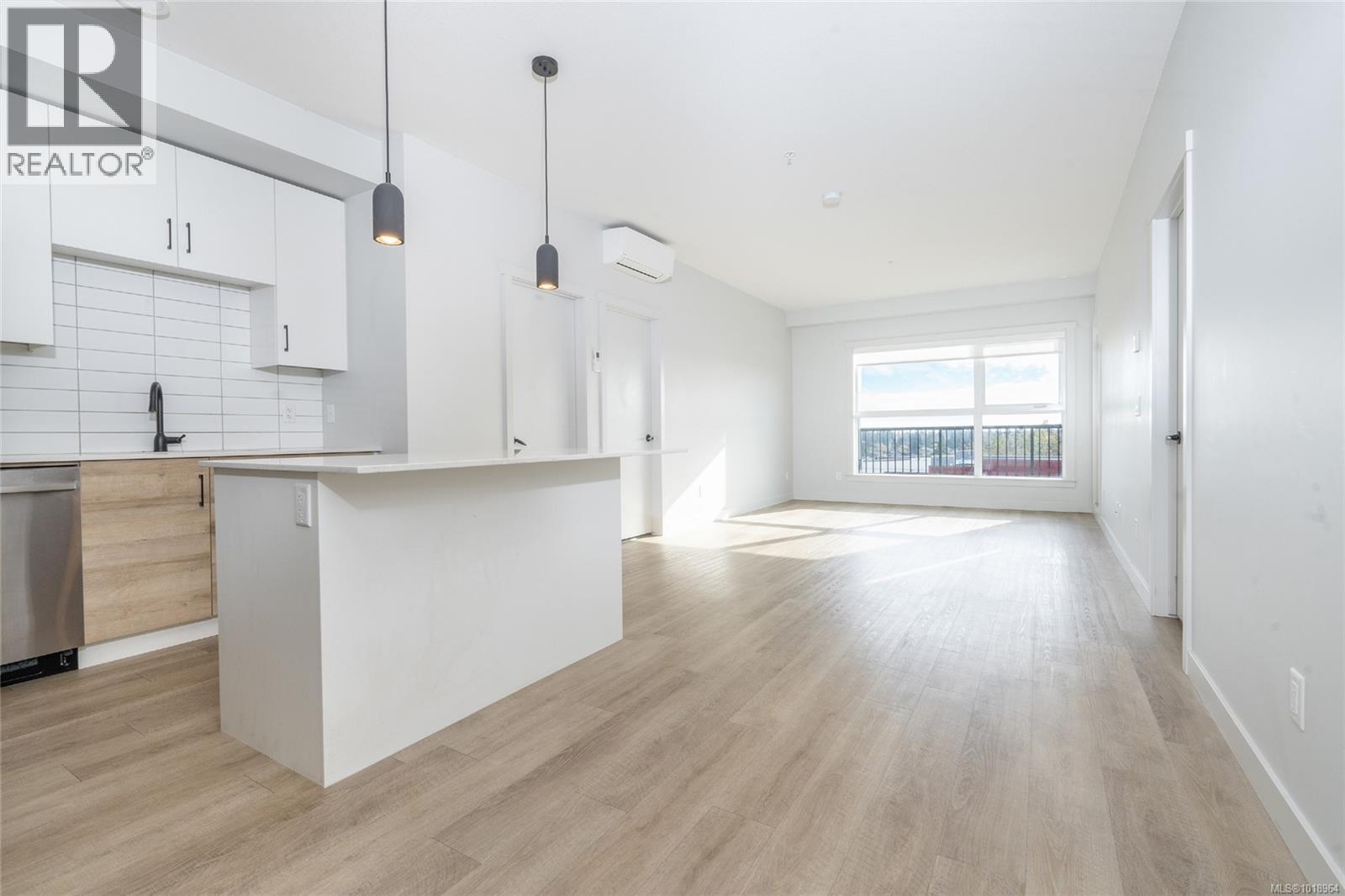 301 2469 Gateway Rd, Langford