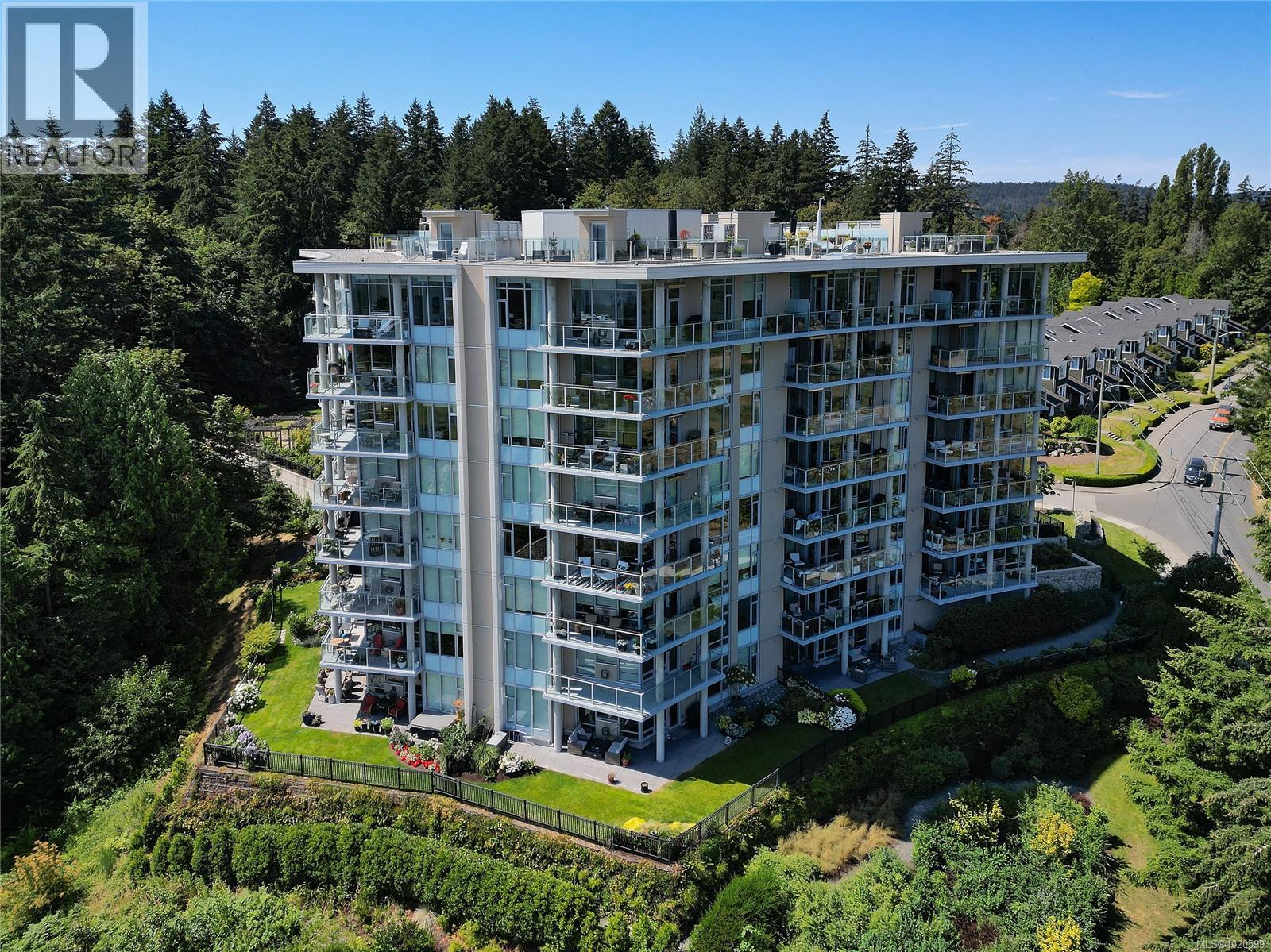 403 5388 Hill Rise Terr, Saanich