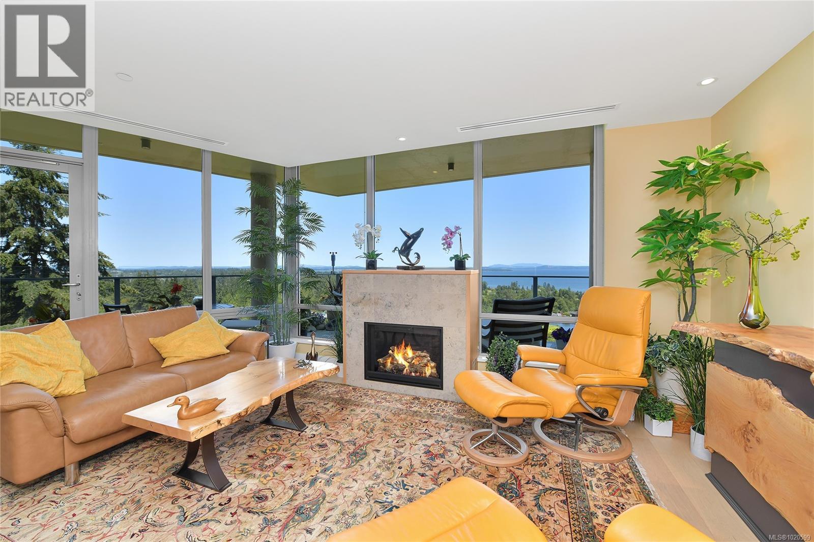 403 5388 Hill Rise Terr, Saanich