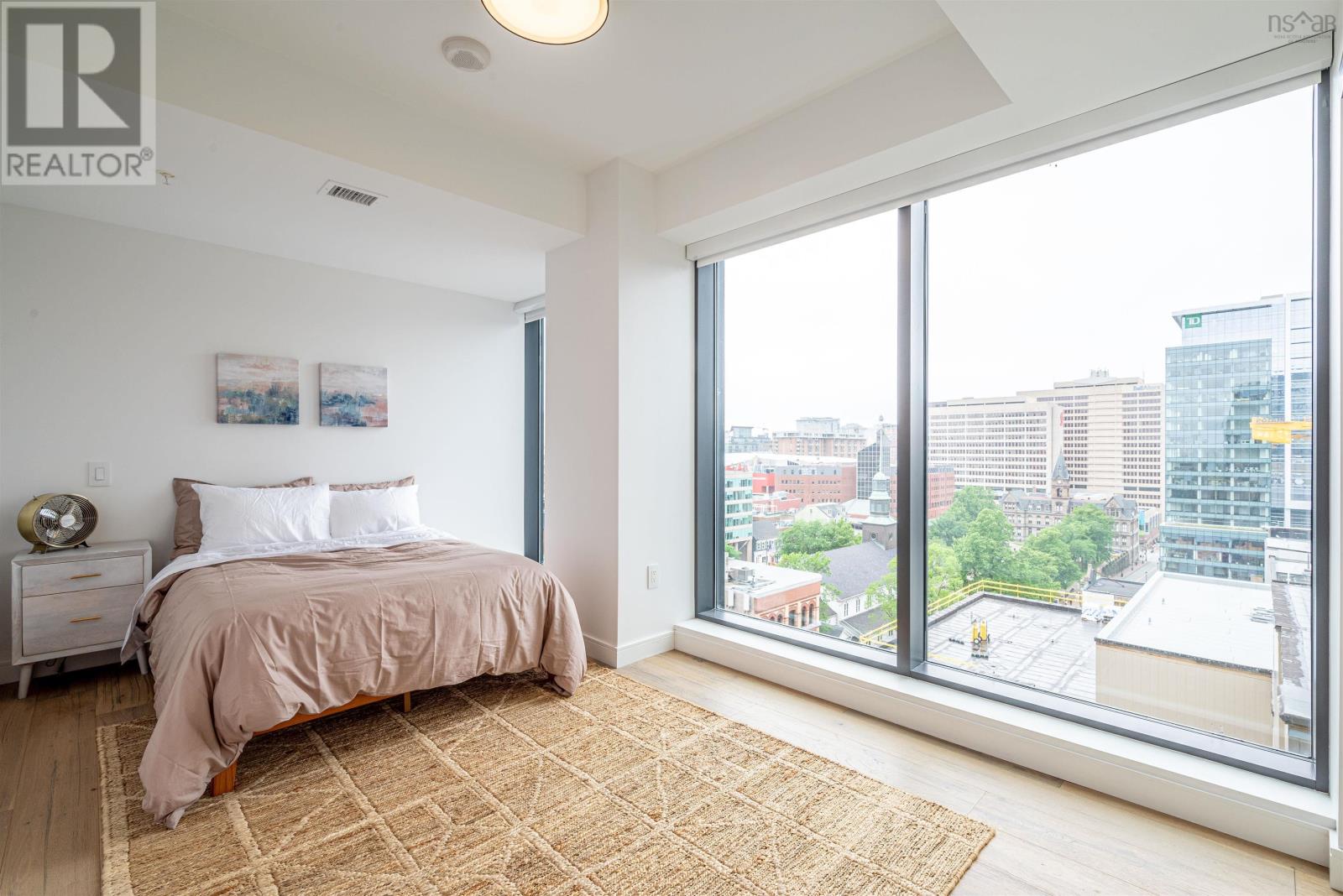 Property 11 of 48 of 1202 1650 Granville Street