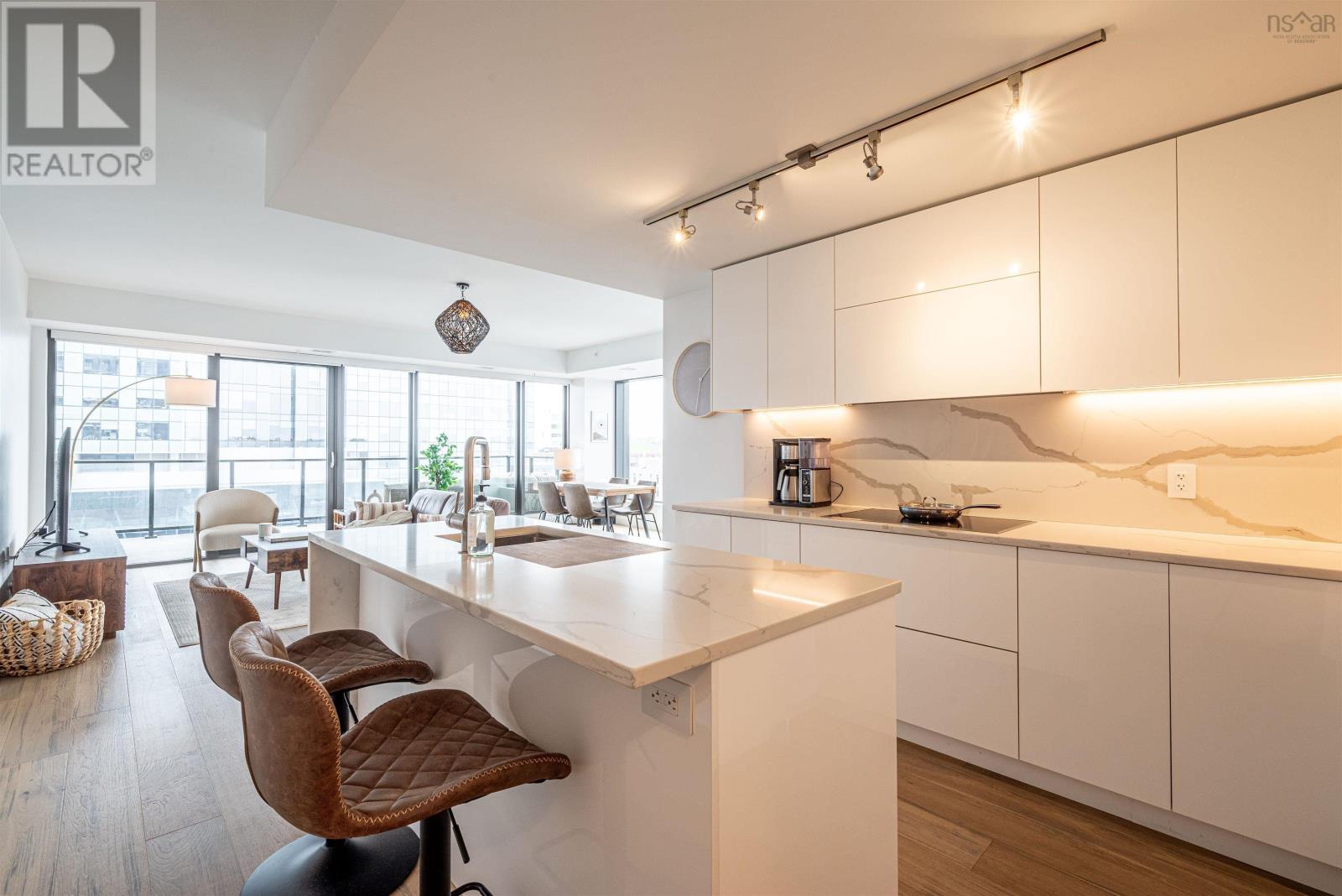 Property 13 of 48 of 1202 1650 Granville Street