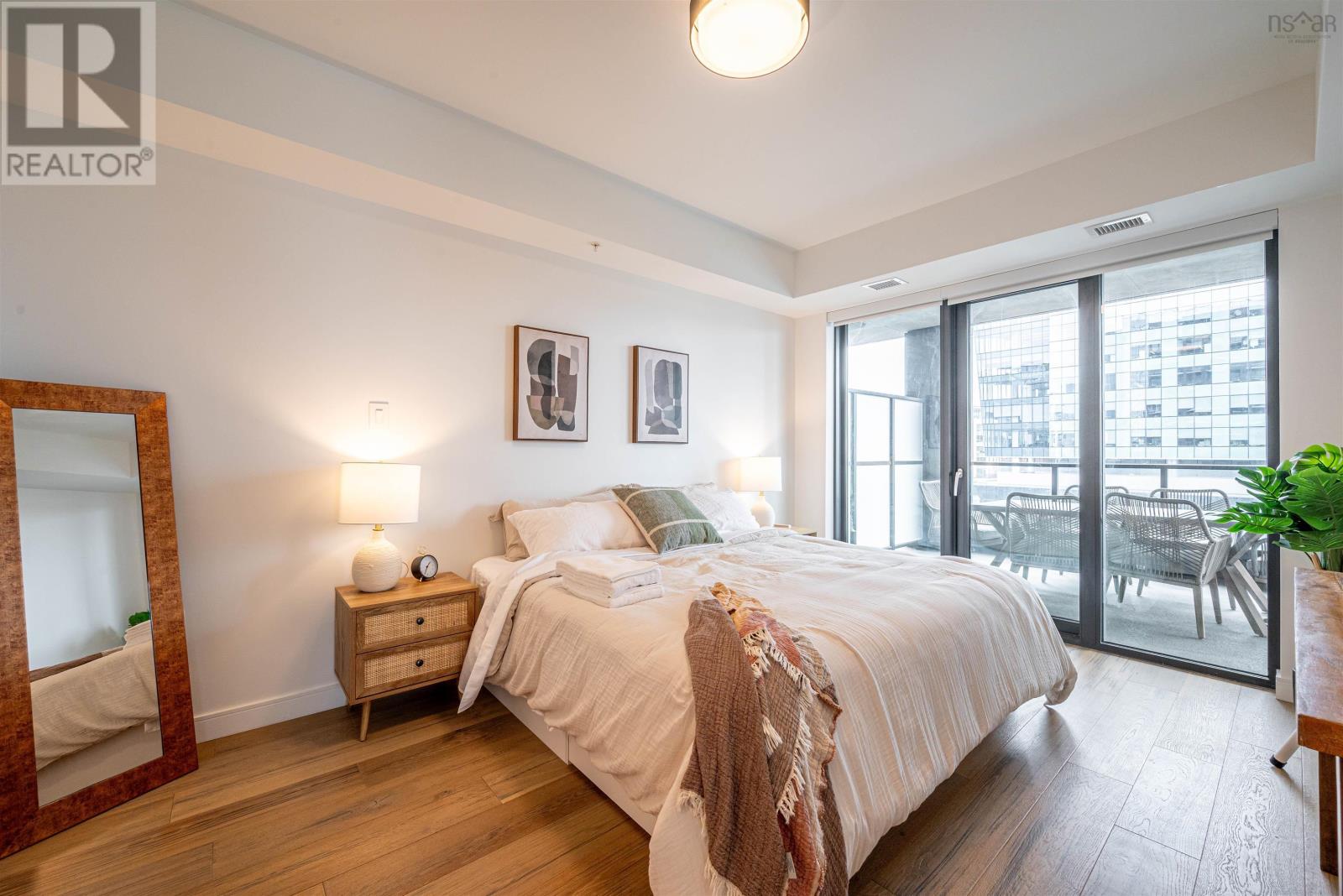 Property 26 of 48 of 1202 1650 Granville Street