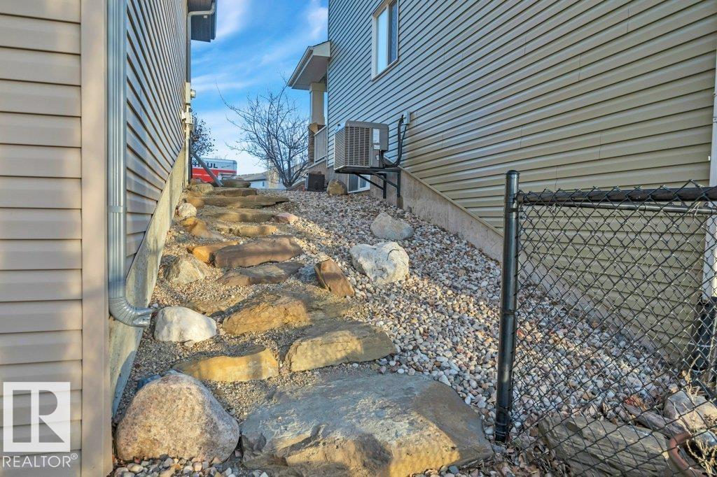 827 SOUTHFORK GR, Leduc