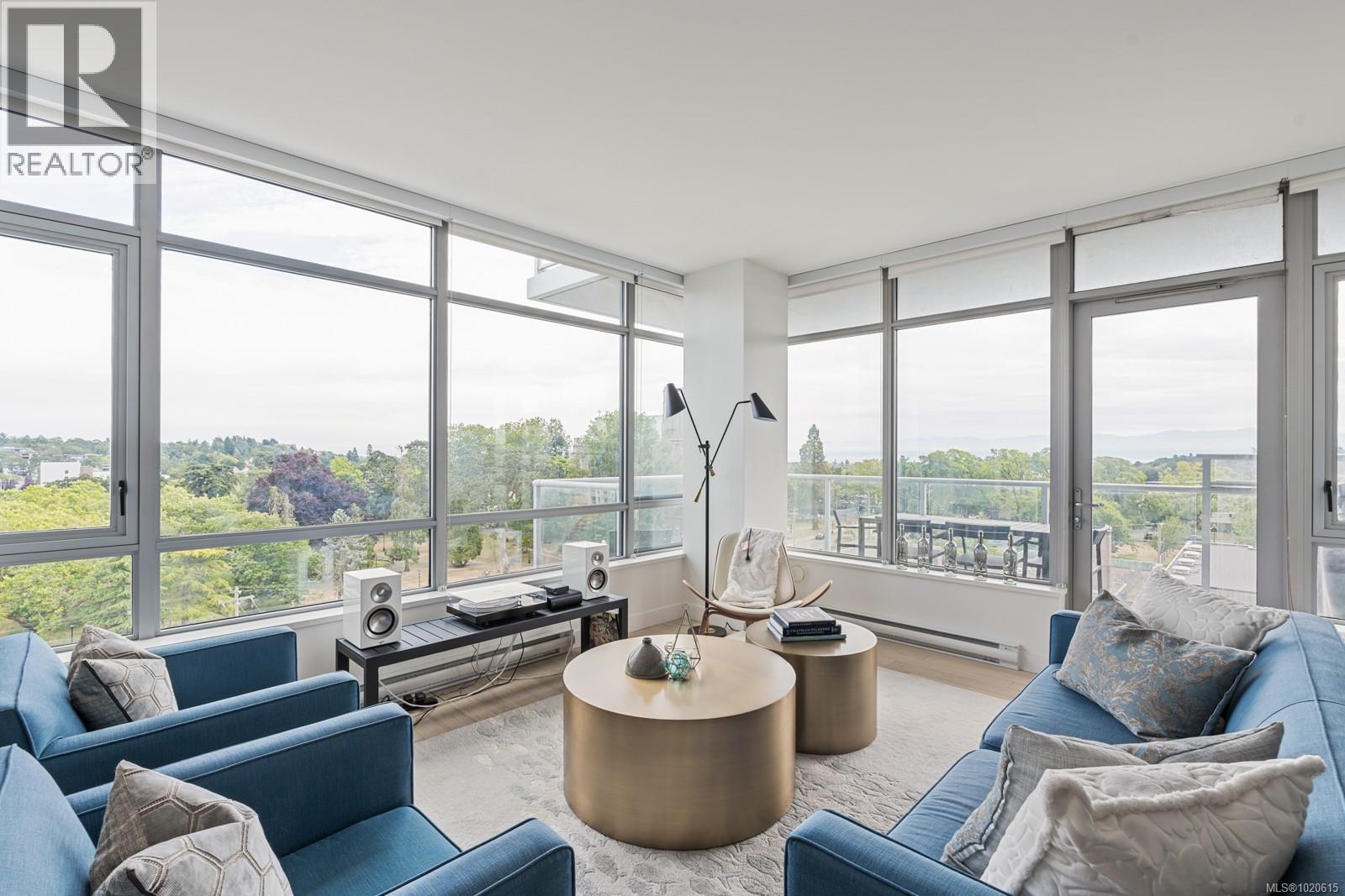 904 838 Broughton St, Victoria