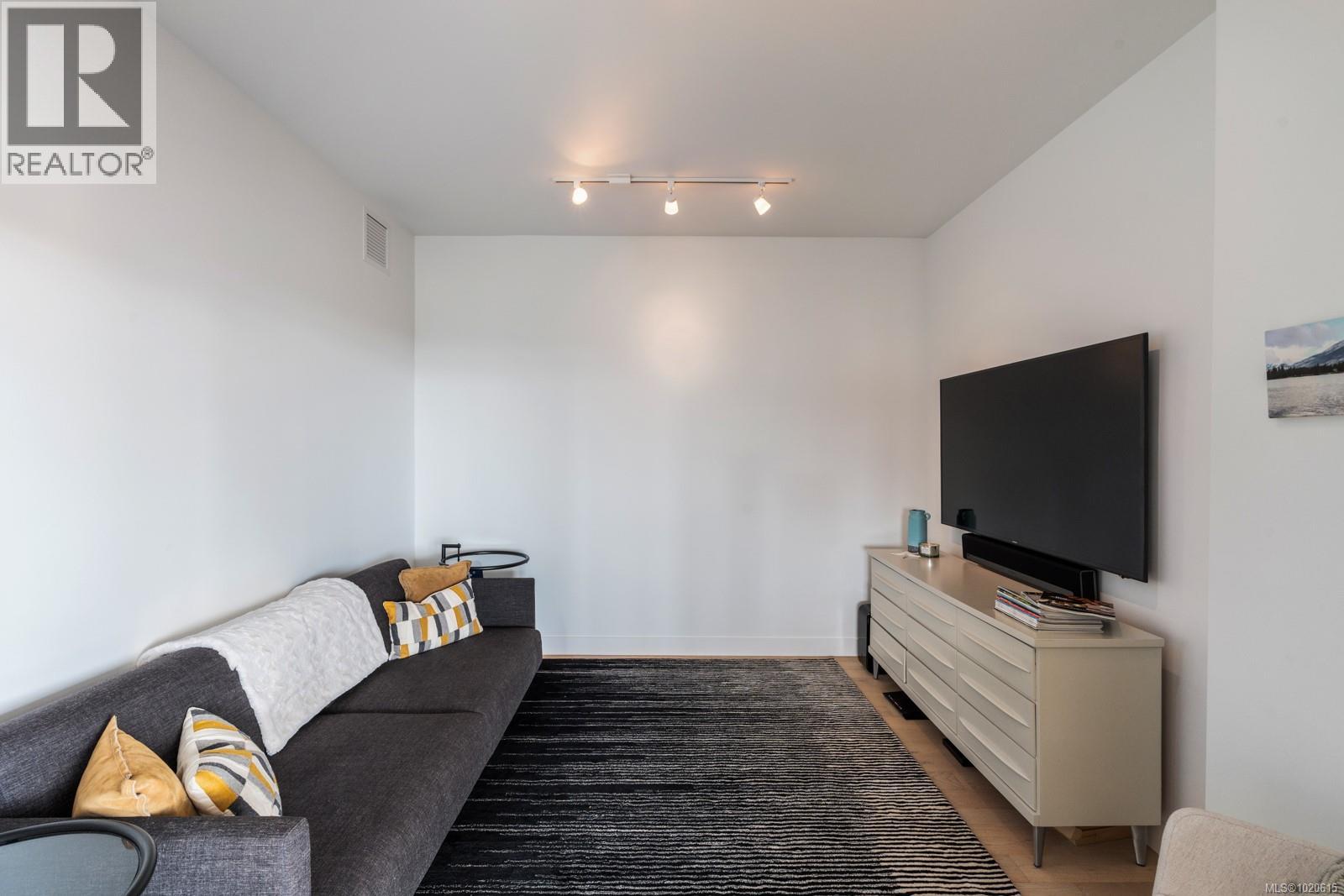 904 838 Broughton St, Victoria