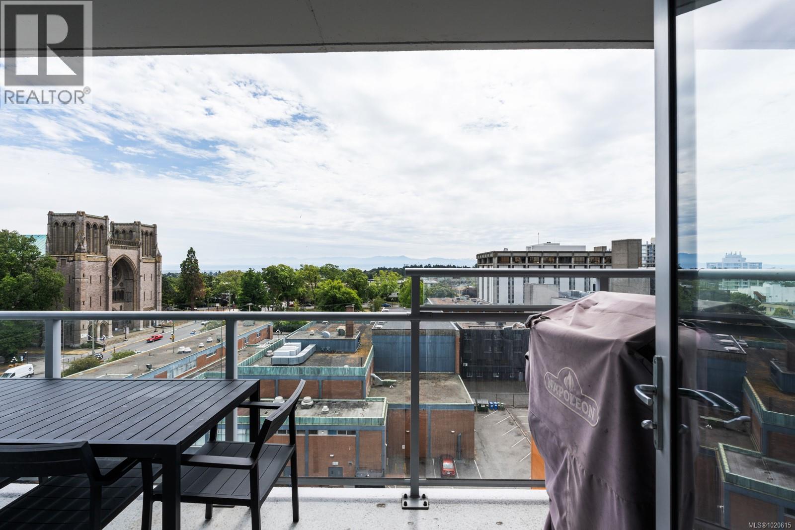 904 838 Broughton St, Victoria