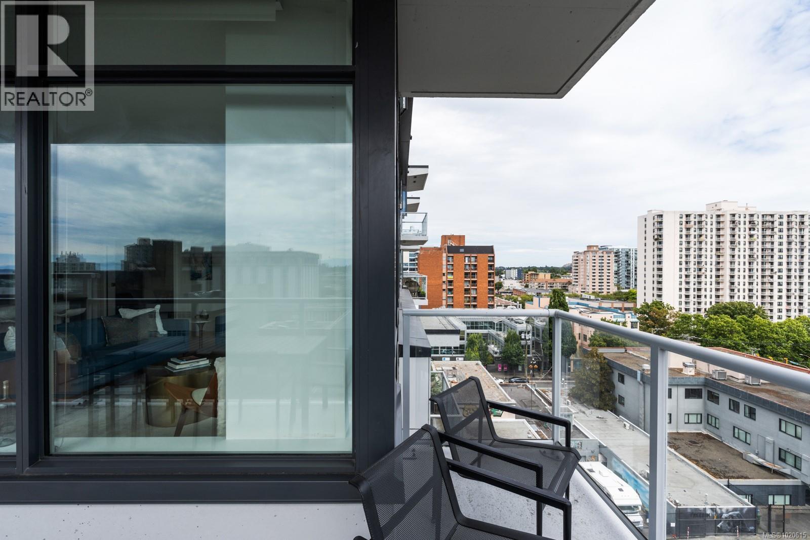 904 838 Broughton St, Victoria