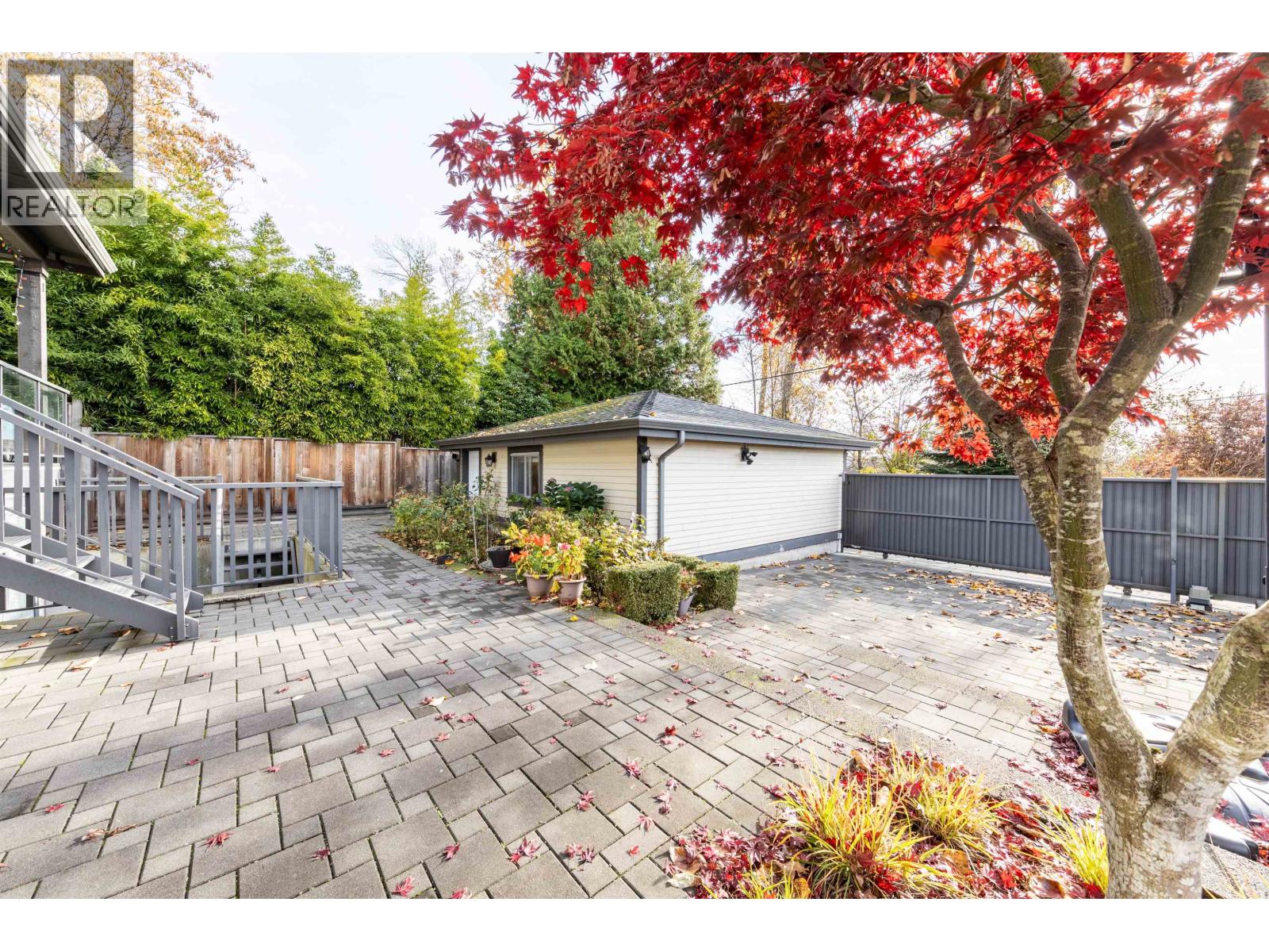 6326 DAWSON STREET, Burnaby